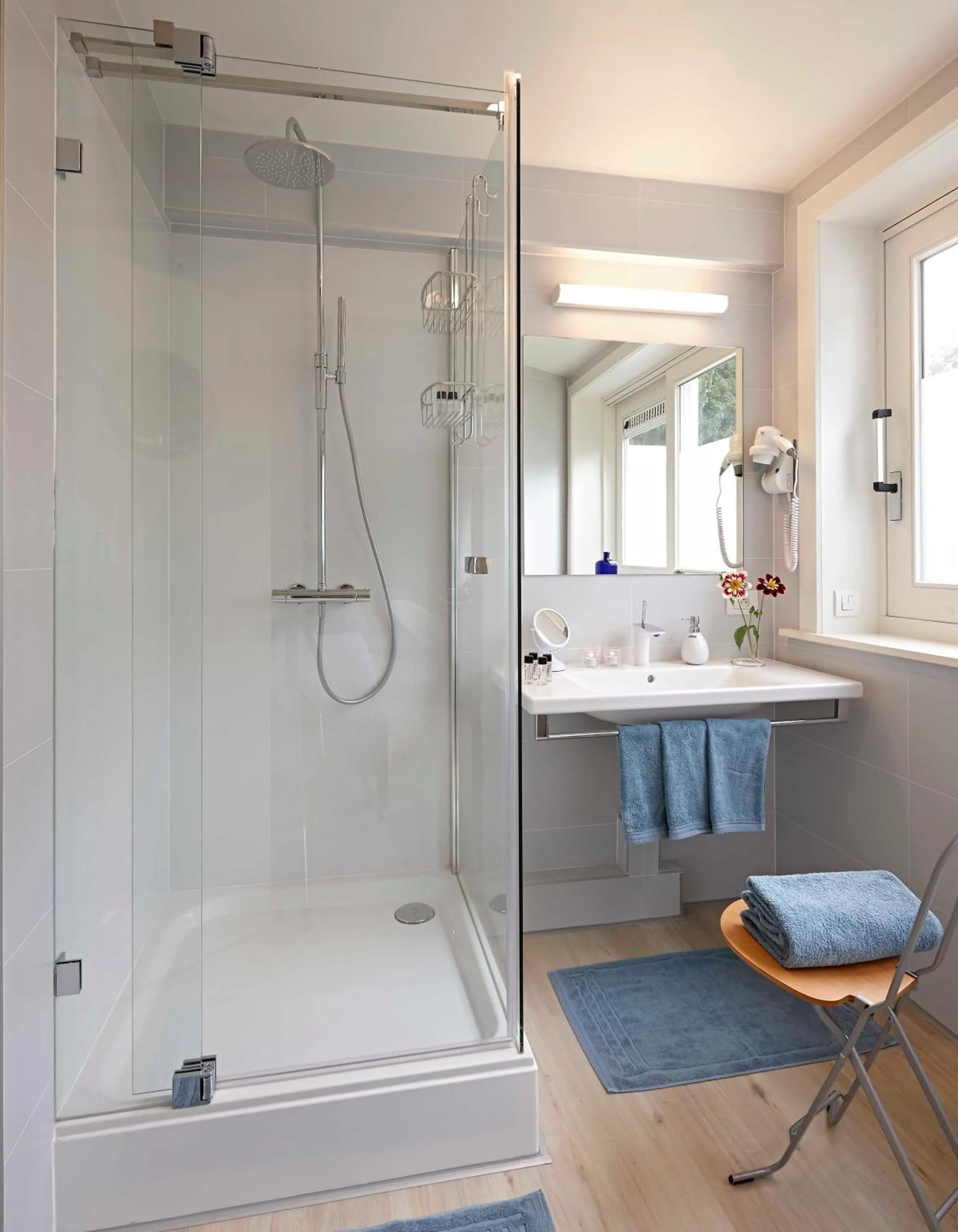 Bathroom in B&B Lobelia-Brugge