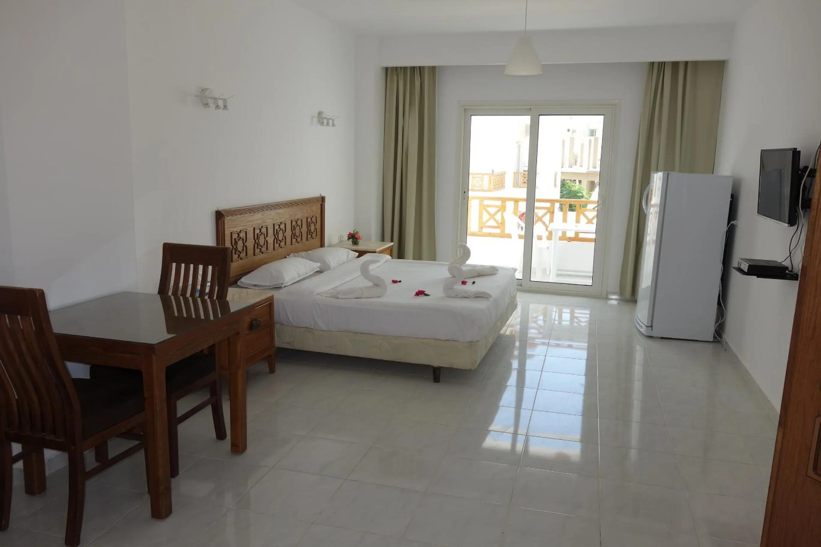 Photo of the whole room, Bed in Blue Vision Diving Hotel