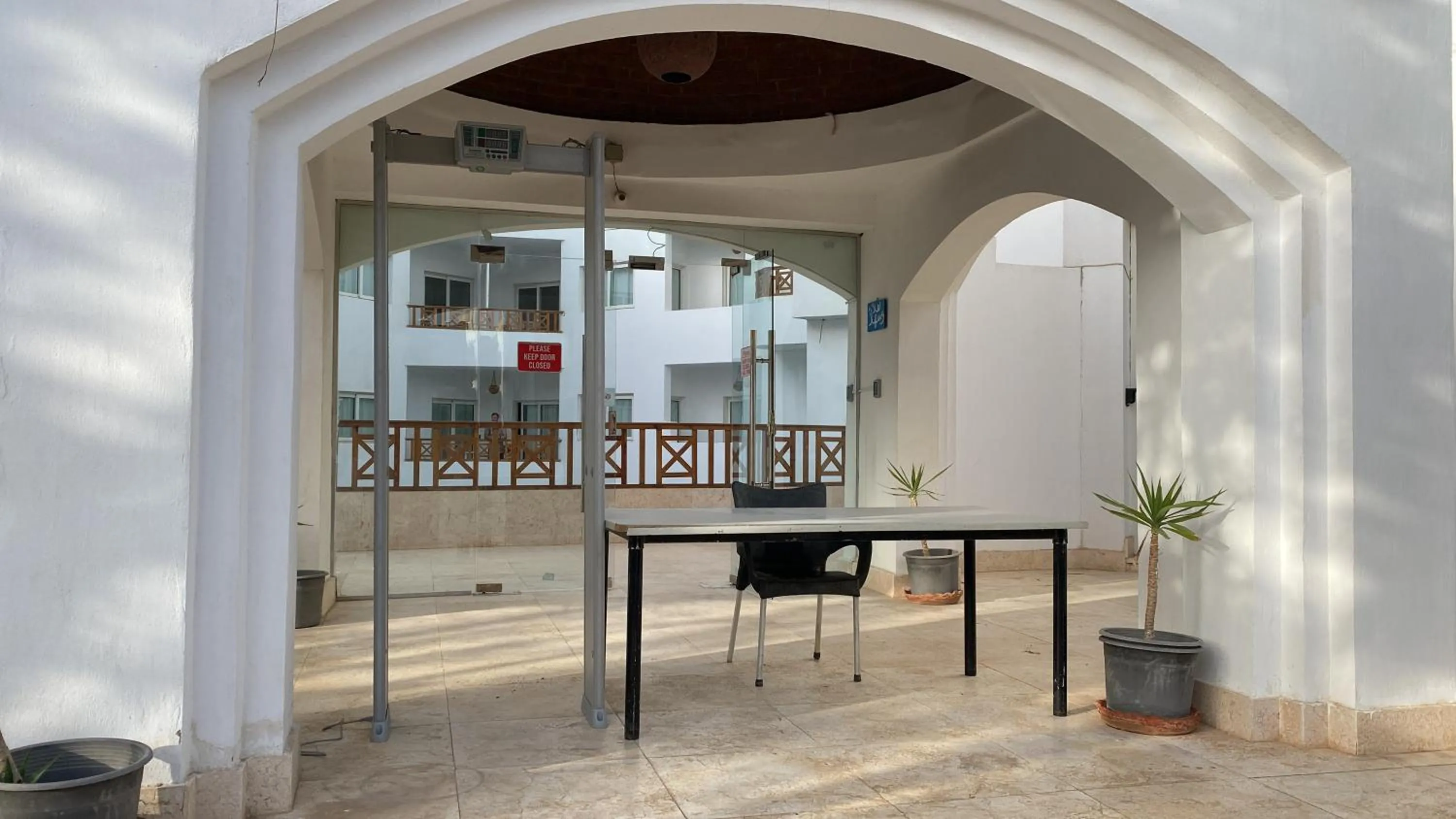 Facade/entrance in Blue Vision Diving Hotel