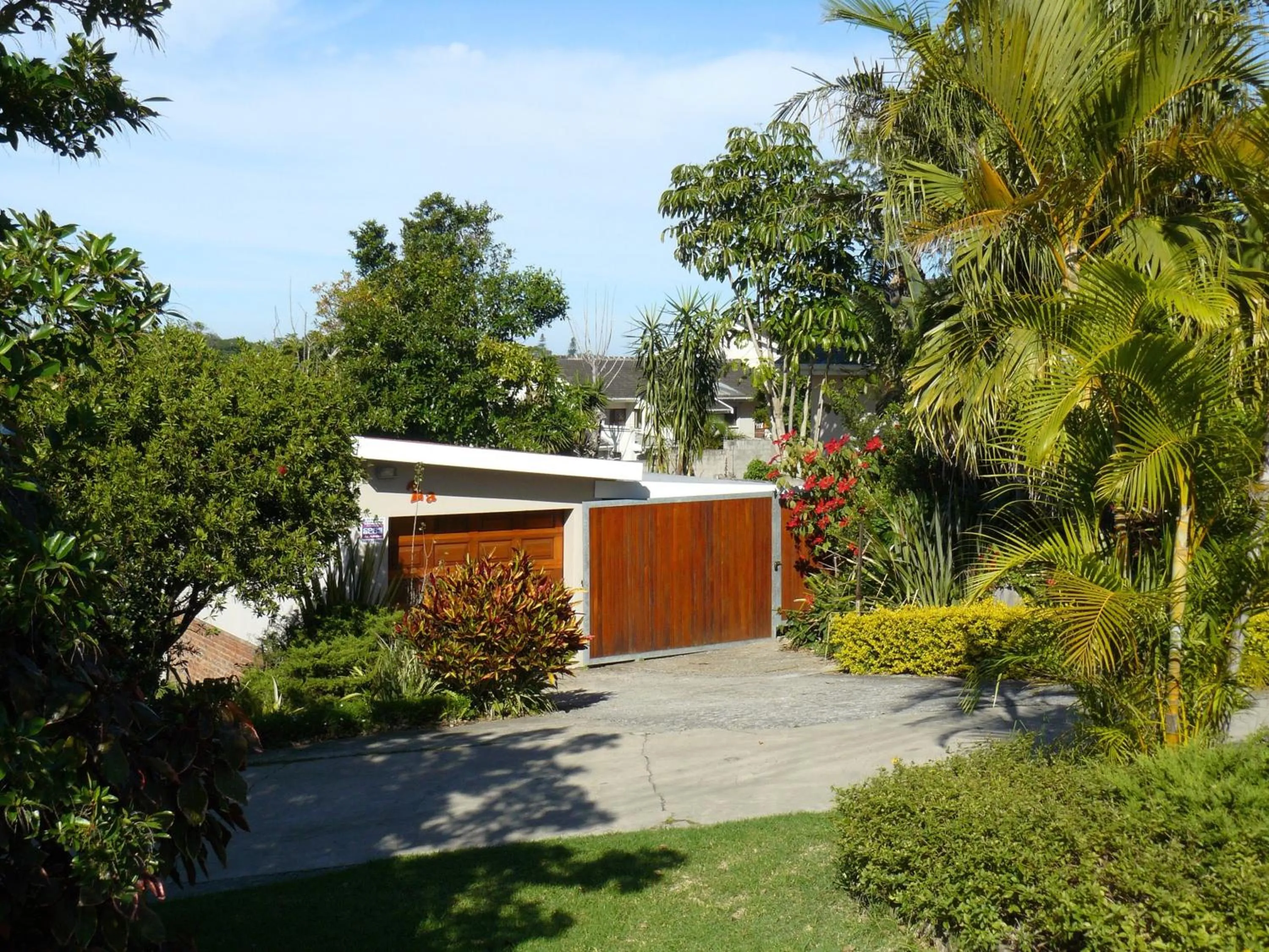 Garden in theSolution BnB