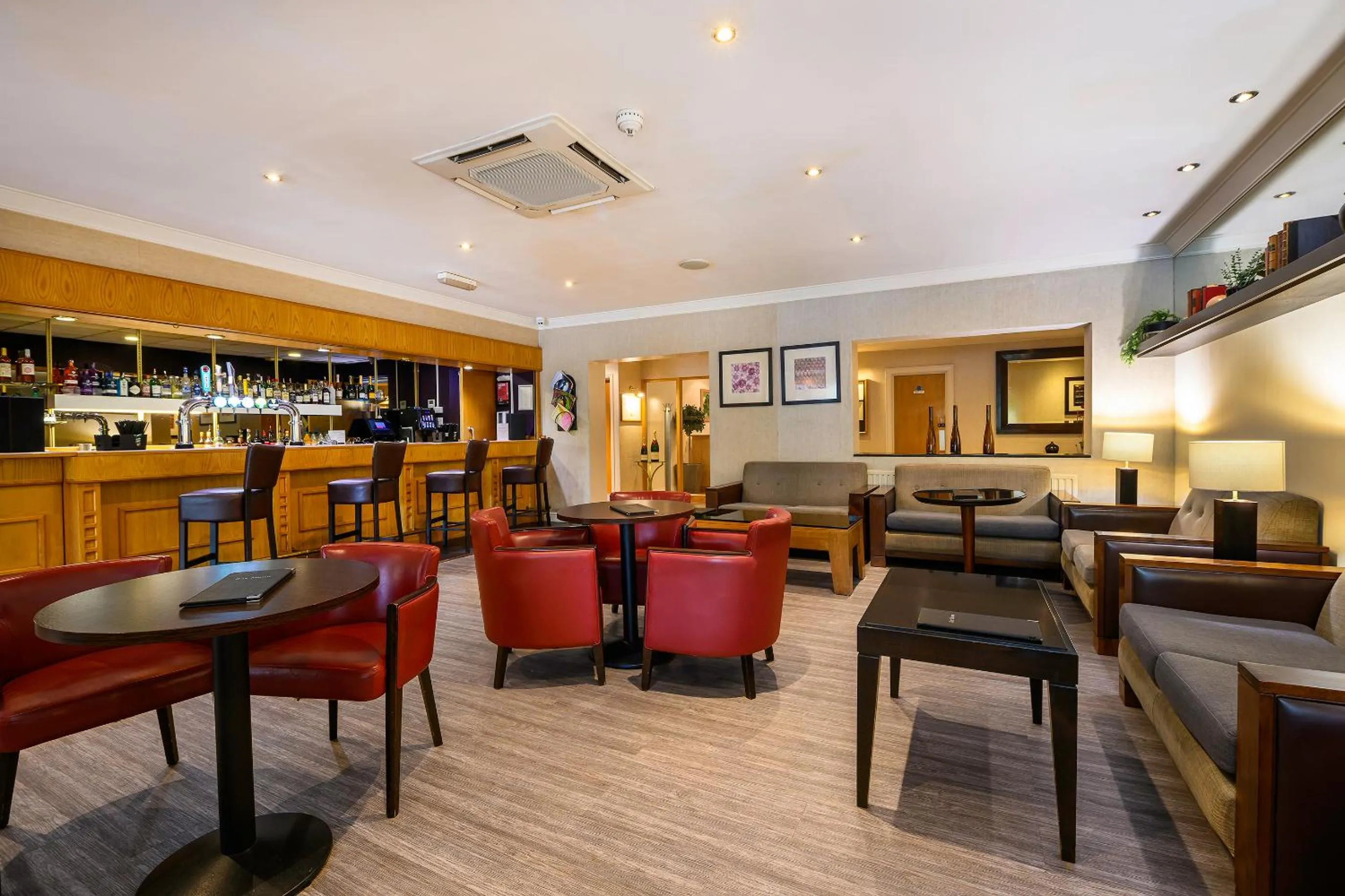 Lounge or bar in Regency Park Hotel, Health Club & Spa
