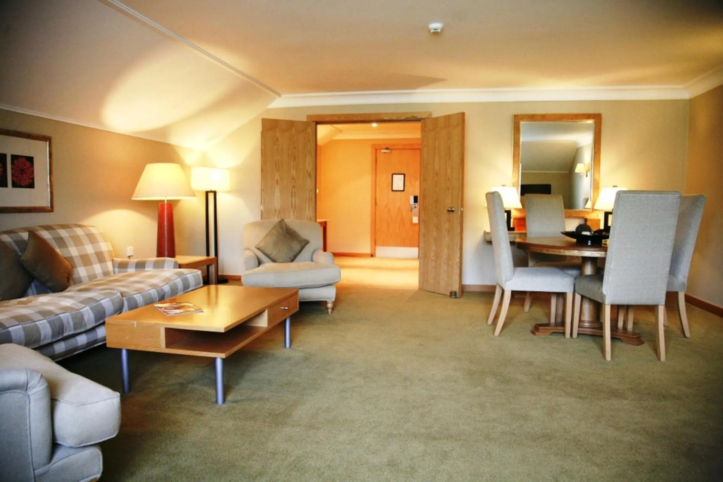 Seating area in Regency Park Hotel, Health Club & Spa