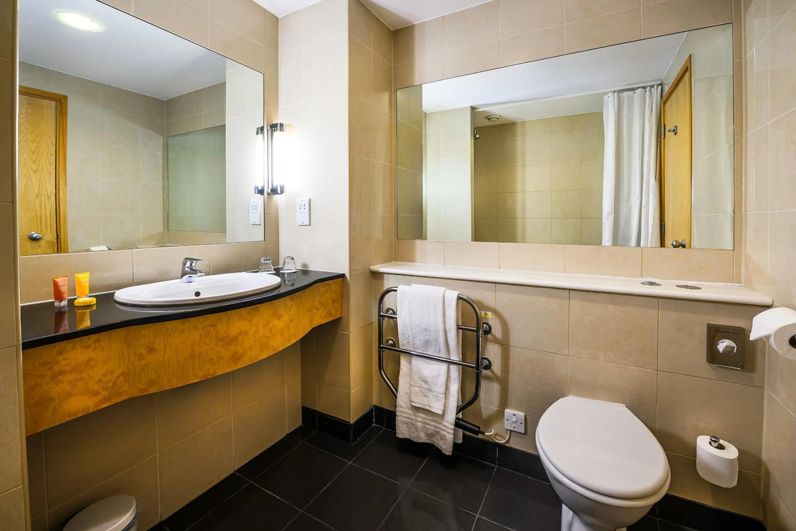 Bathroom in Regency Park Hotel, Health Club & Spa