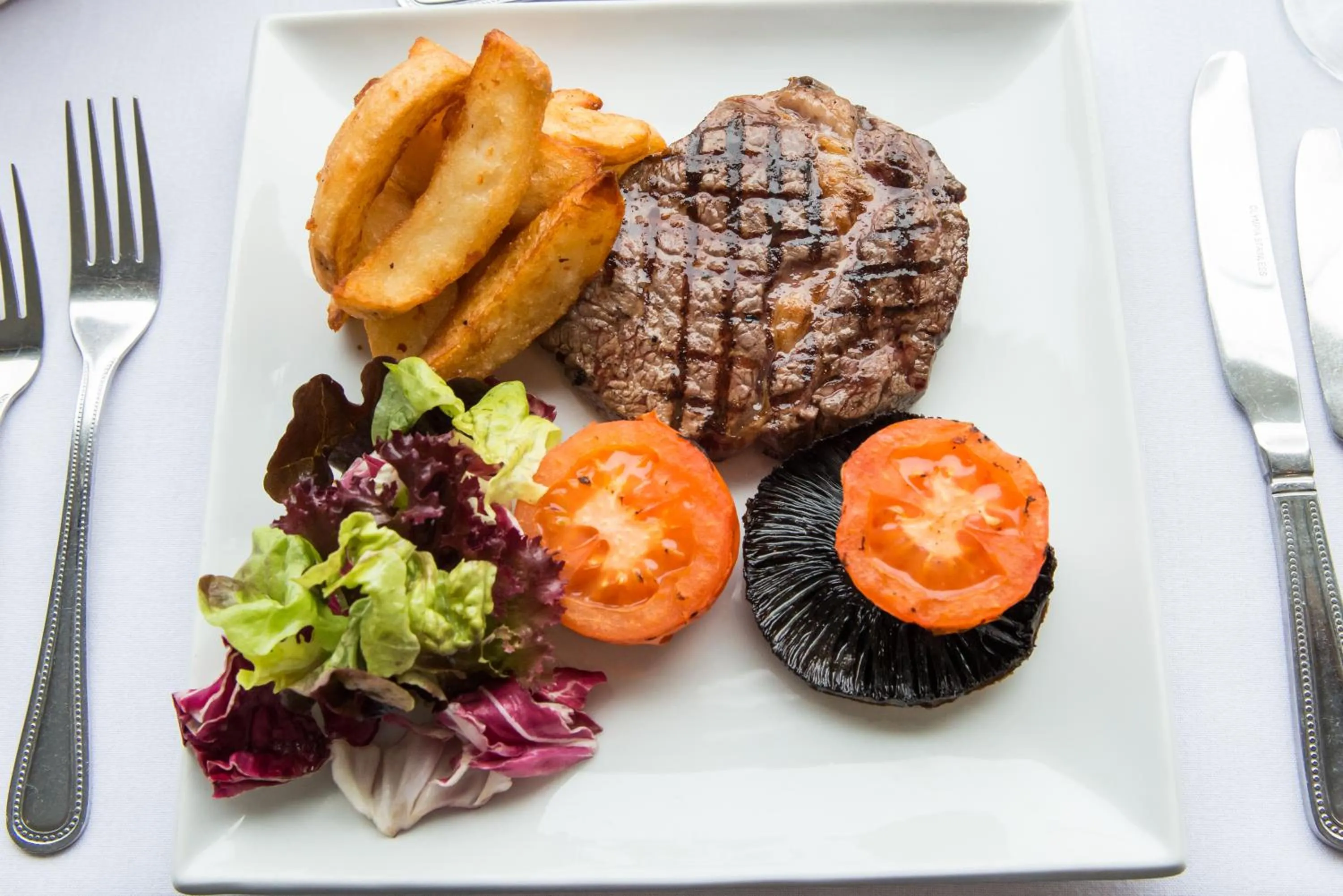 Food and drinks in Regency Park Hotel, Health Club & Spa