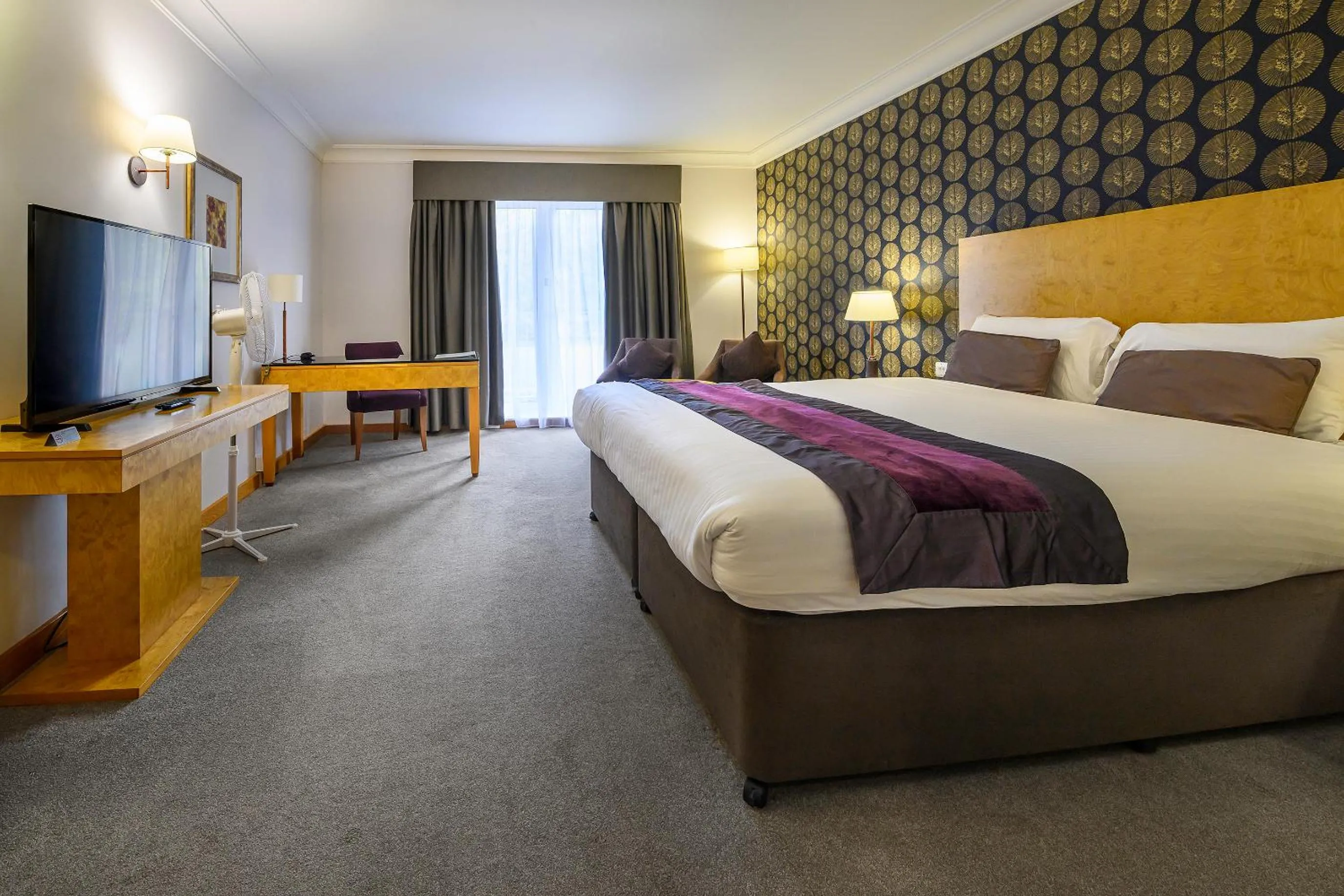 Bedroom, Bed in Regency Park Hotel, Health Club & Spa