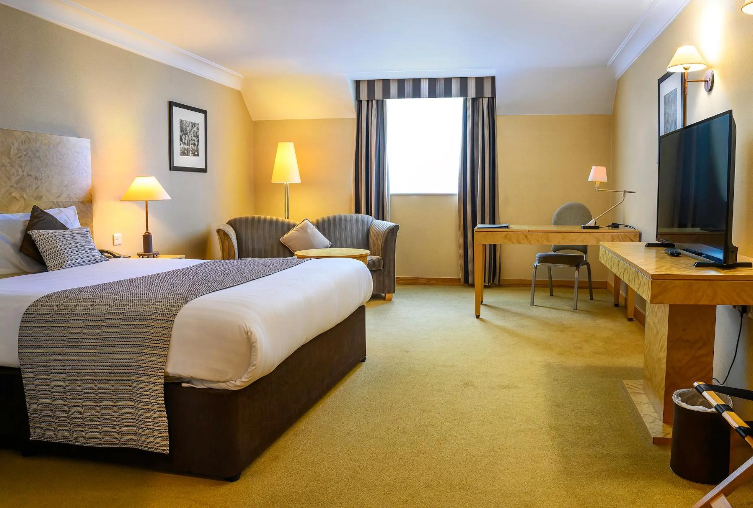 Bedroom, Bed in Regency Park Hotel, Health Club & Spa