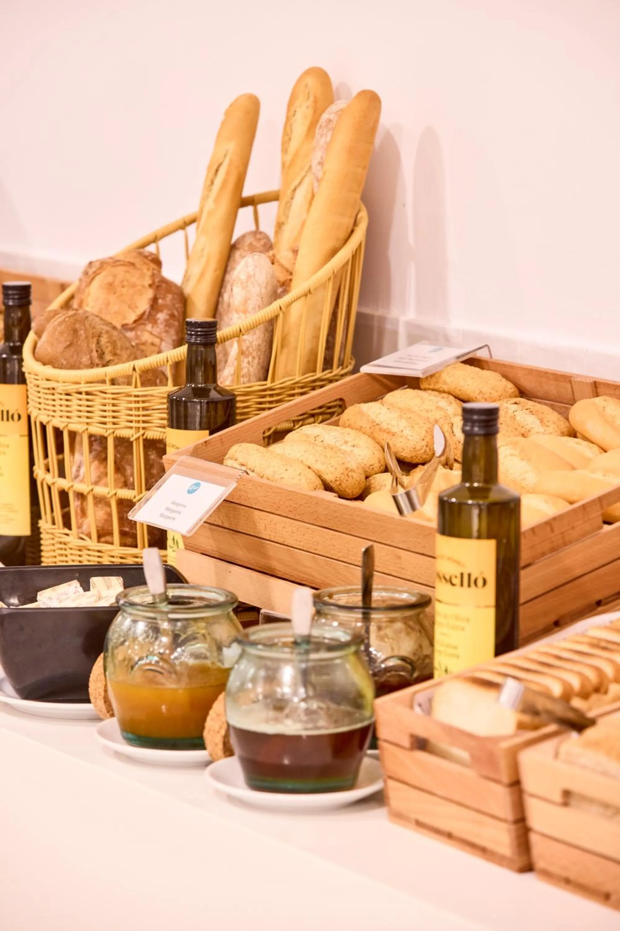 Buffet breakfast in AHOI! Urban Beach