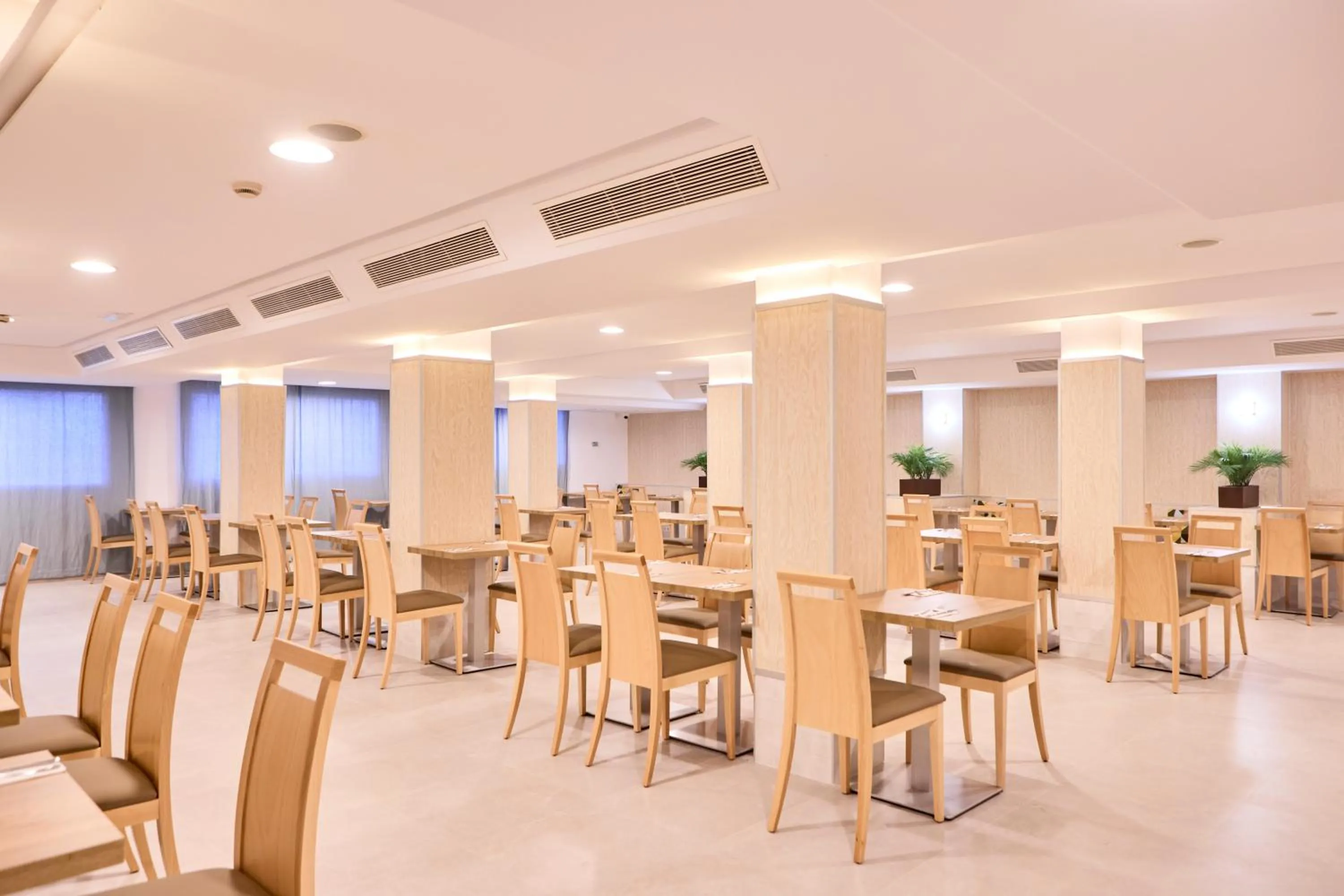 Restaurant/places to eat in AHOI! Urban Beach