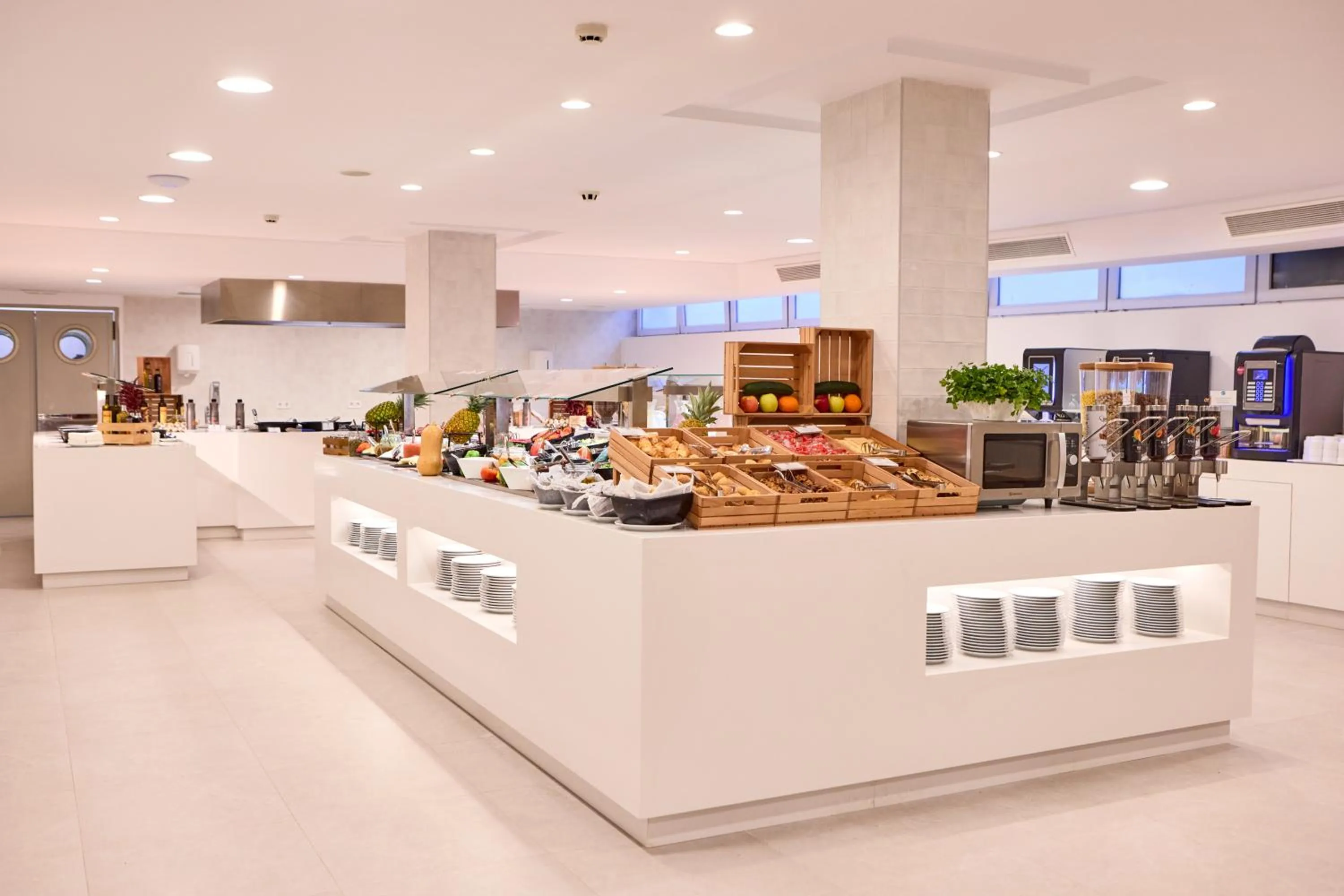 Food and drinks in AHOI! Urban Beach