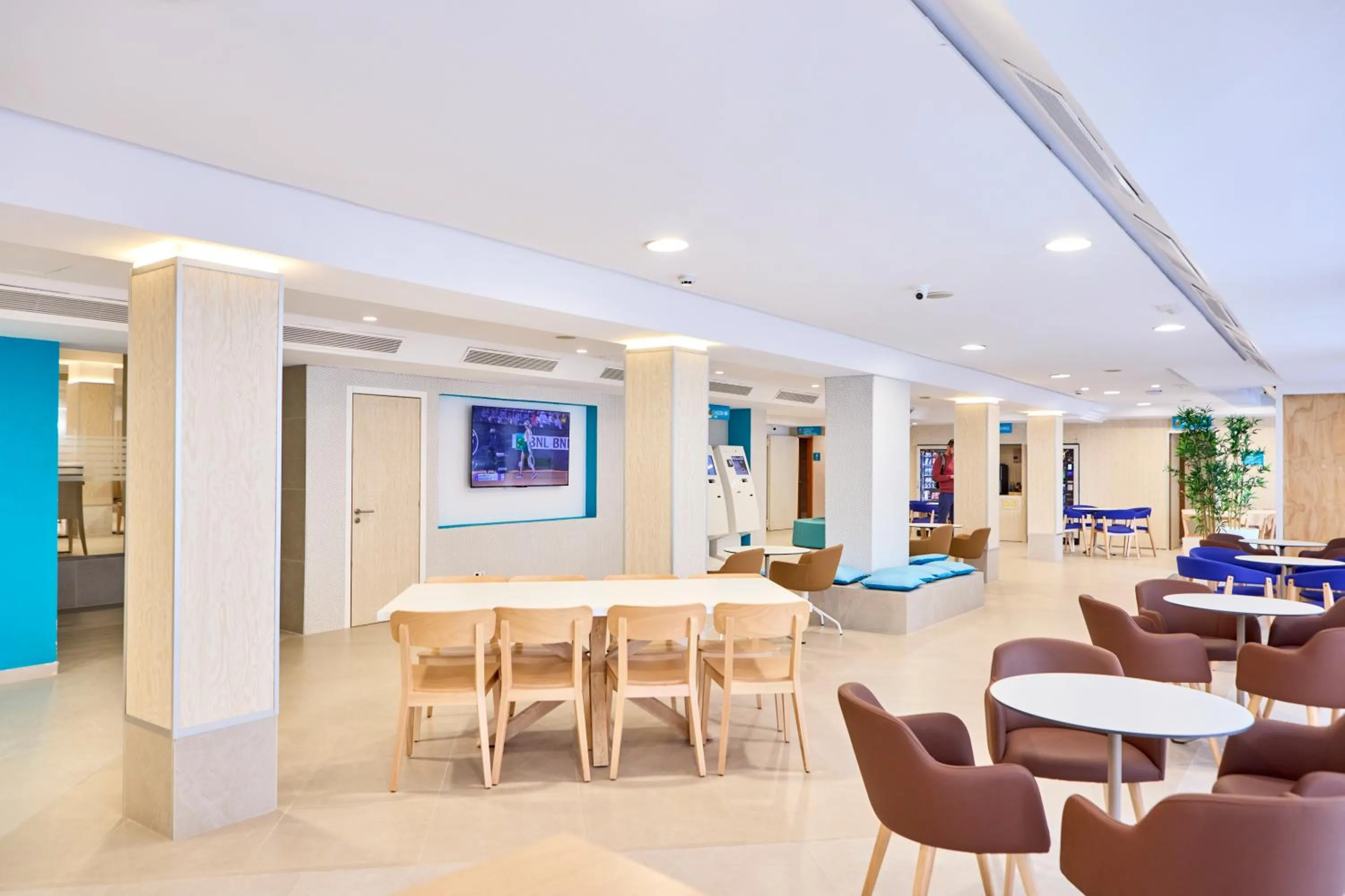 TV and multimedia in AHOI! Urban Beach