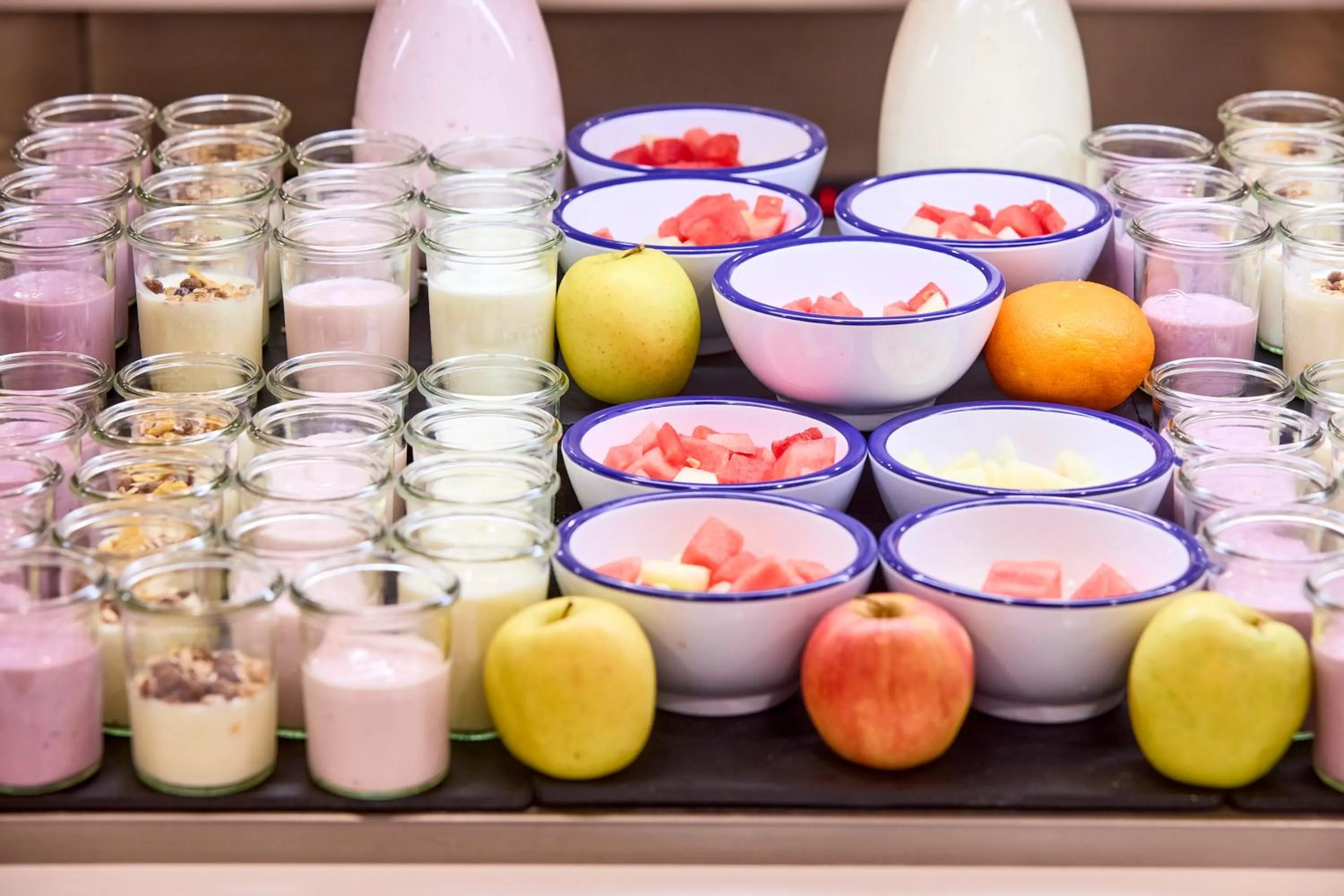 Food and drinks in AHOI! Urban Beach