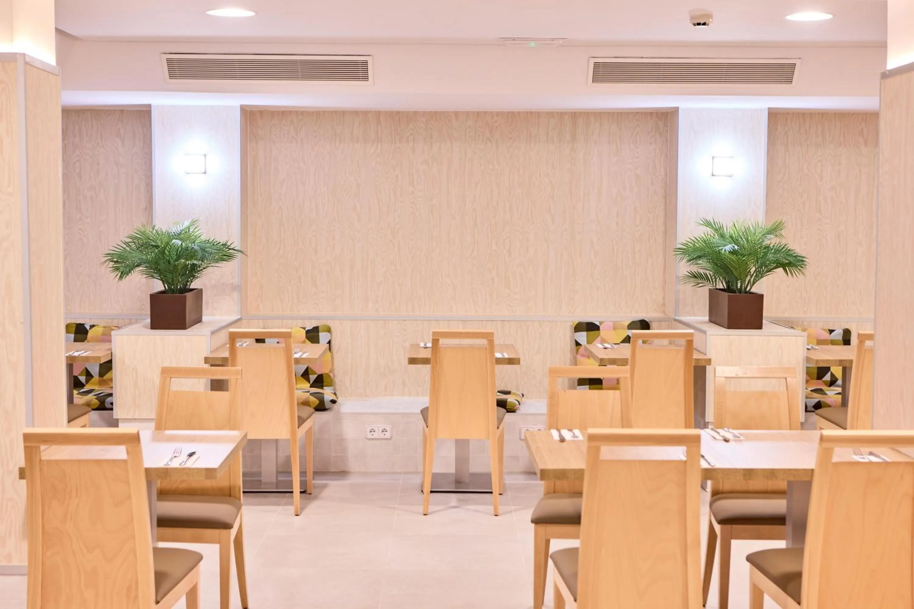 Restaurant/places to eat in AHOI! Urban Beach