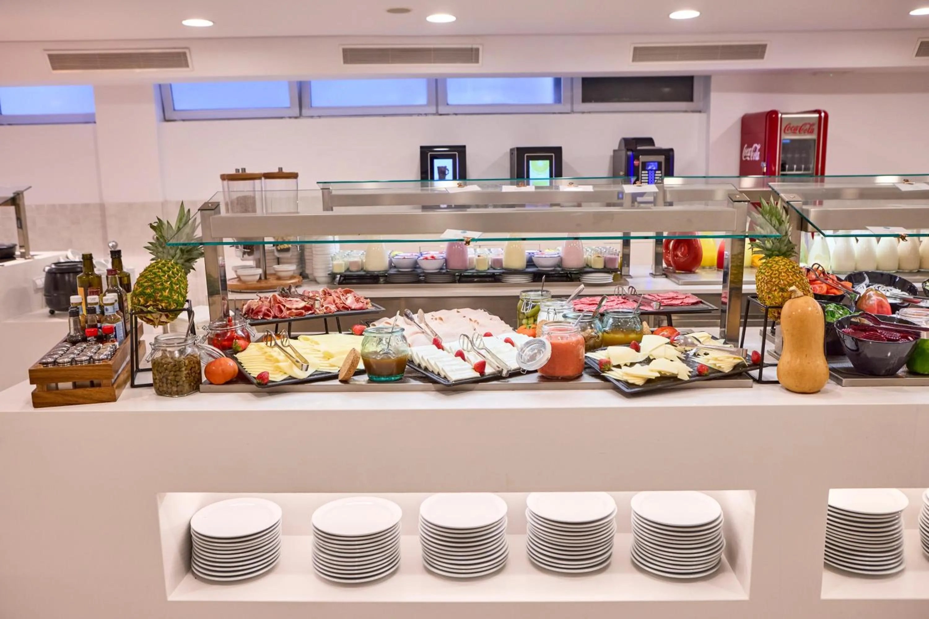 Food and drinks in AHOI! Urban Beach