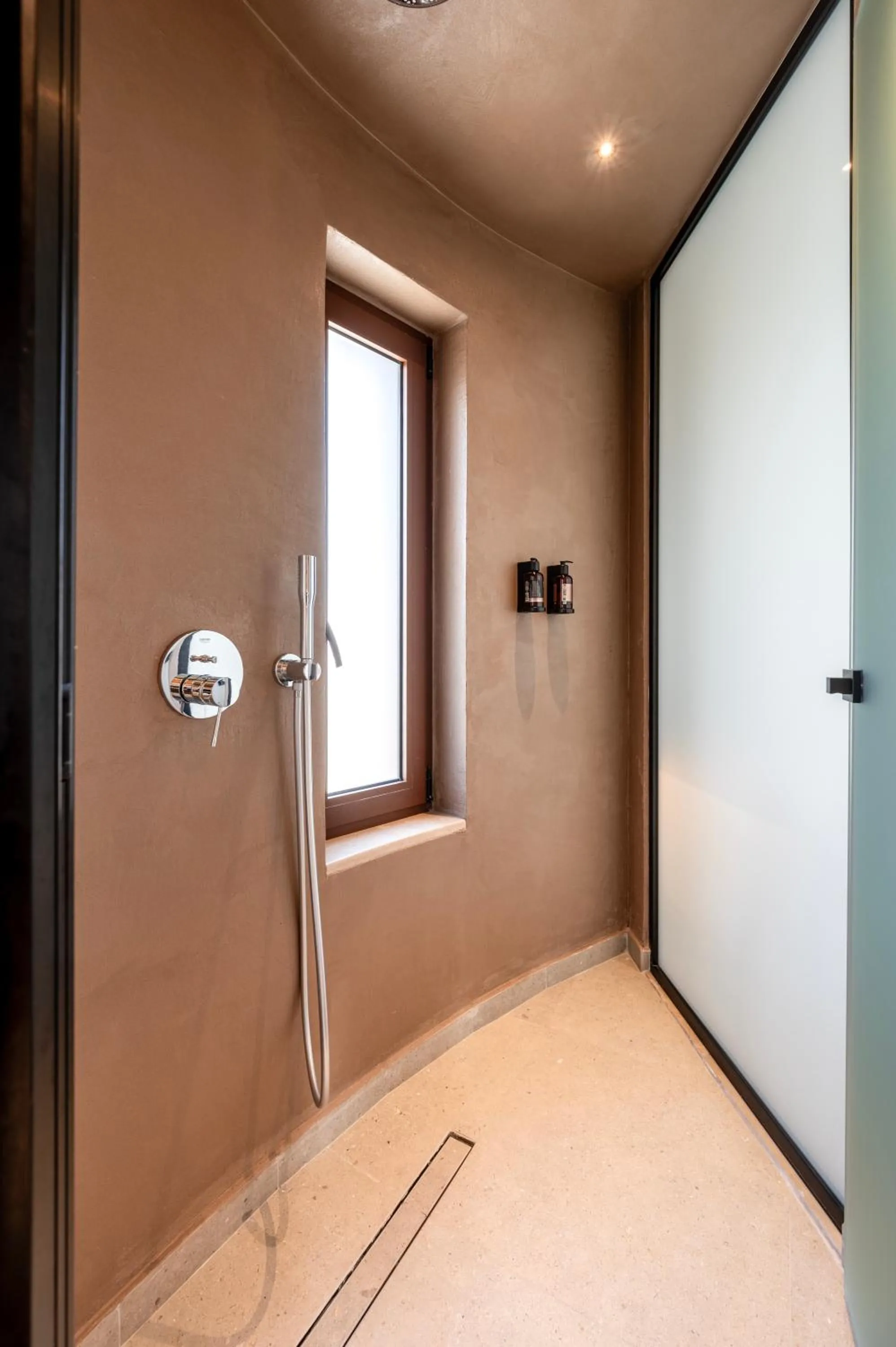 Shower in TERRATORRE