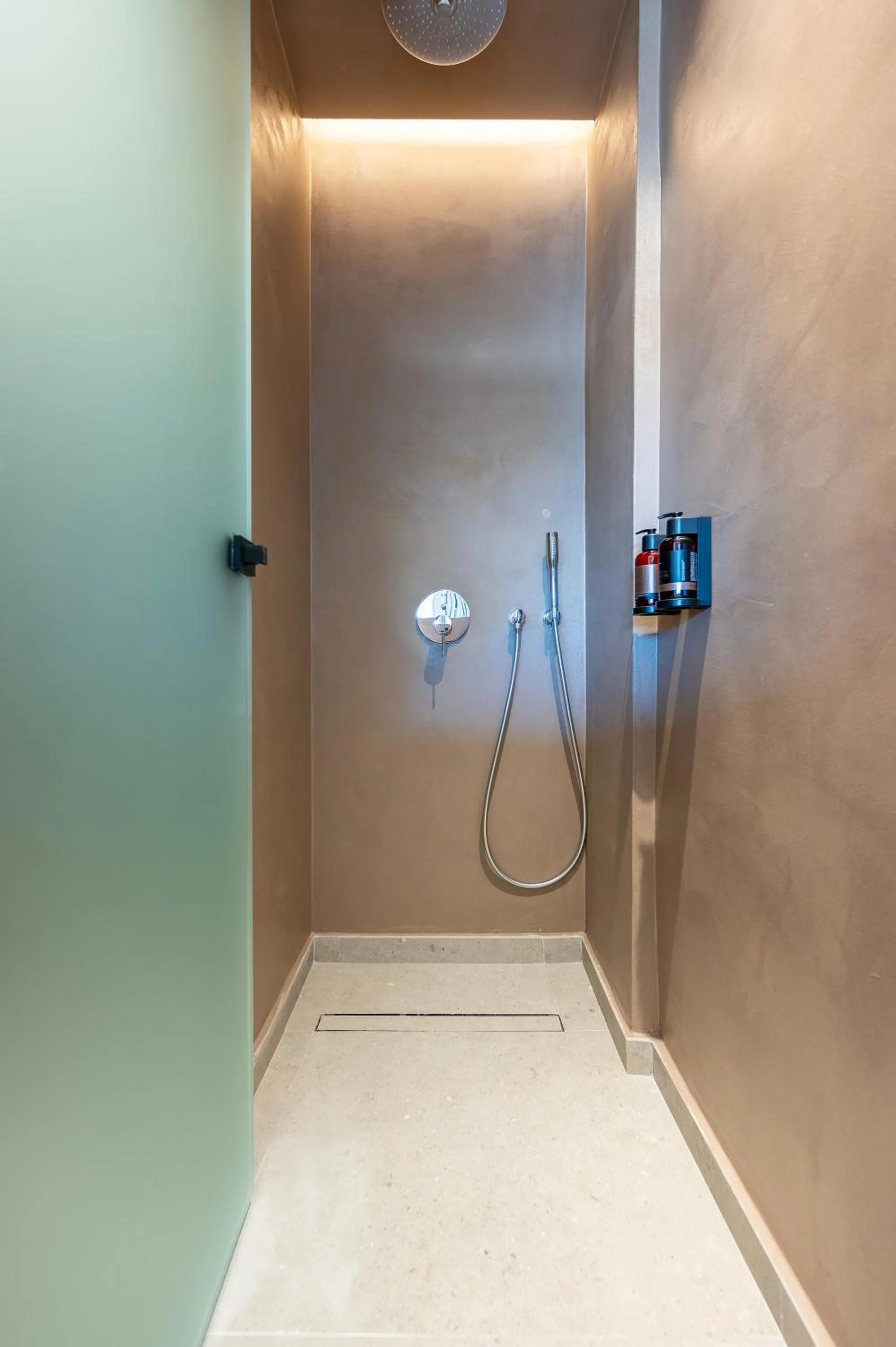 Shower in TERRATORRE