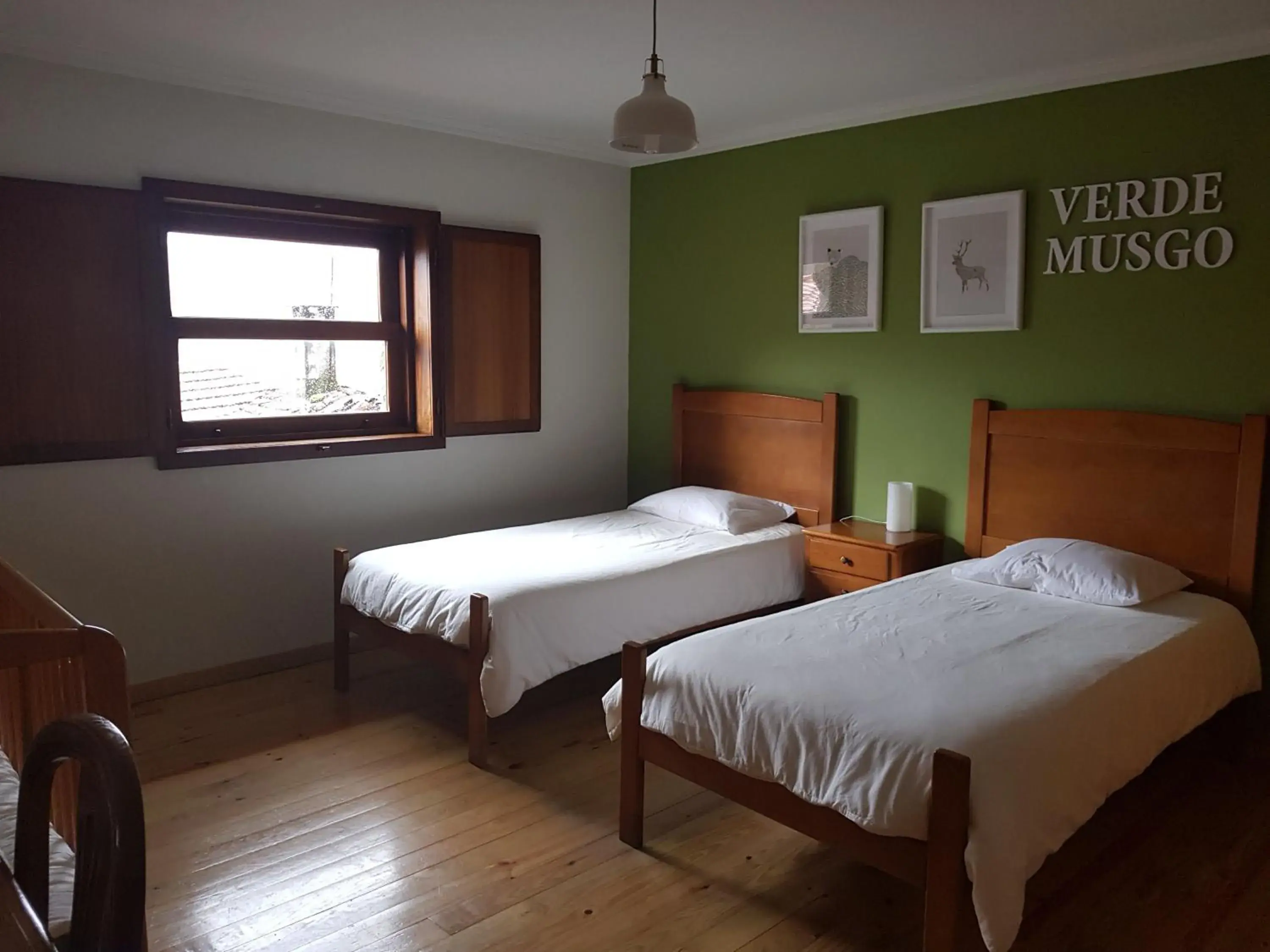 Twin Room with Mountain View in Abrigo da Geira House Twin Room with Mountain View in Abrigo da Geira House