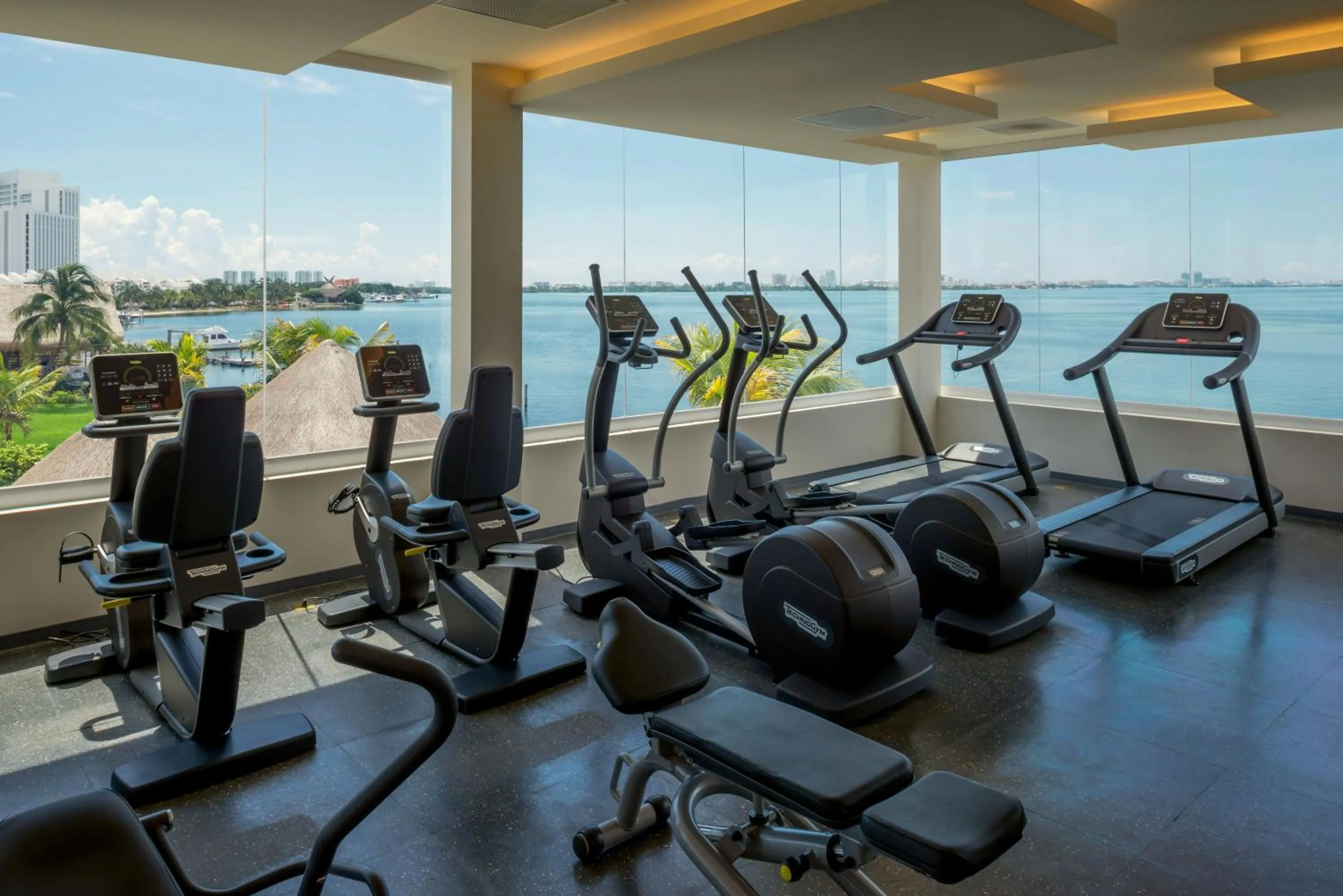 Fitness centre/facilities in Real Inn Cancún