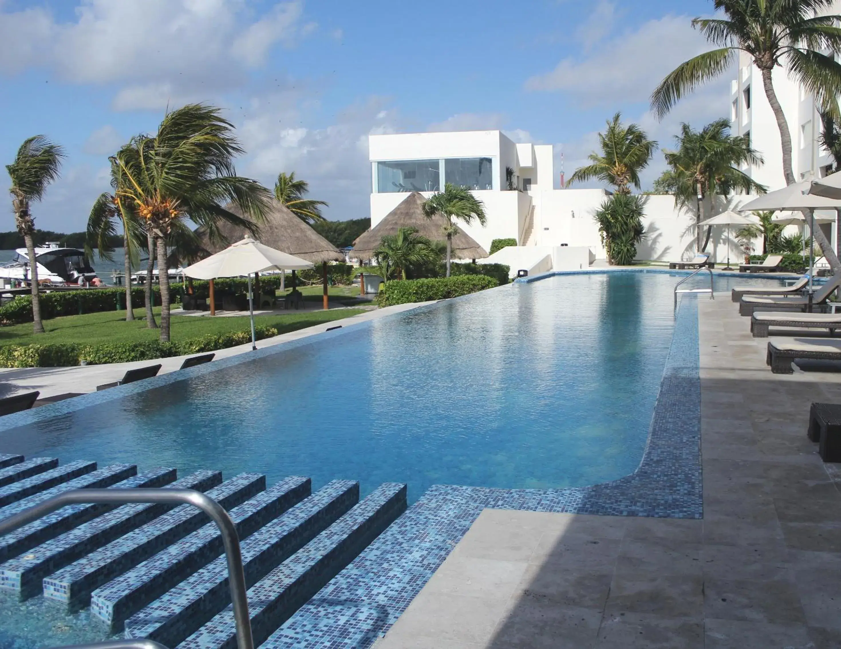 Swimming pool in Real Inn Cancún Swimming pool in Real Inn Cancún
