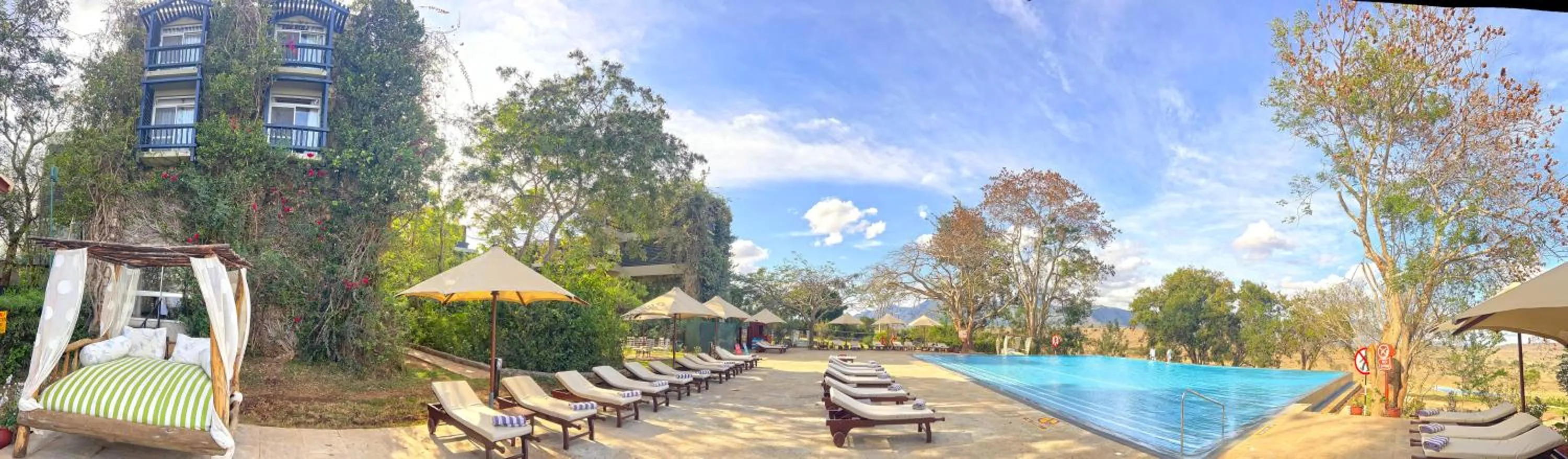 Swimming pool in Taita Hills Safari Resort & Spa