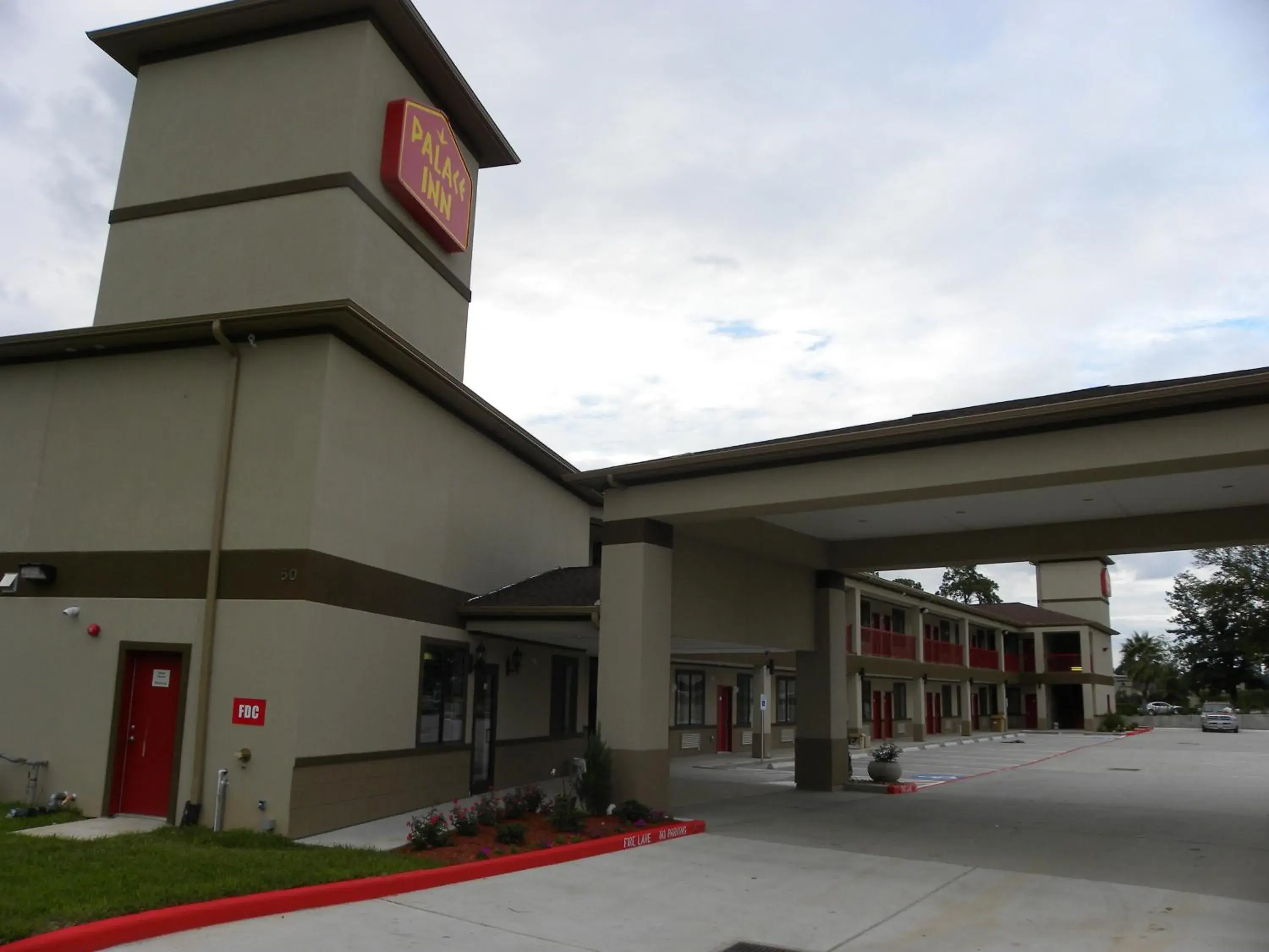 Facade/entrance, Property Building in Palace Inn Kingwood