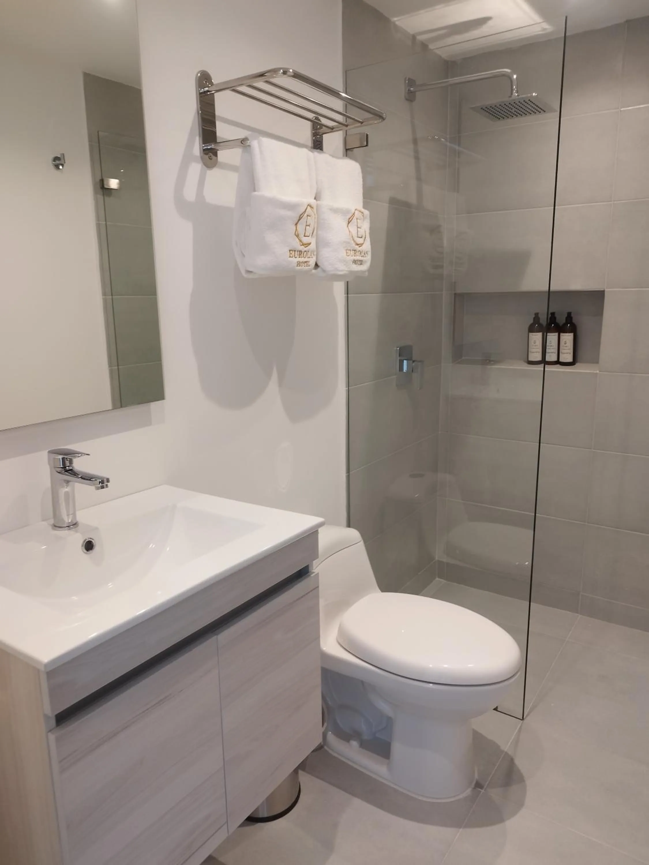 Bathroom in Eurolan 72