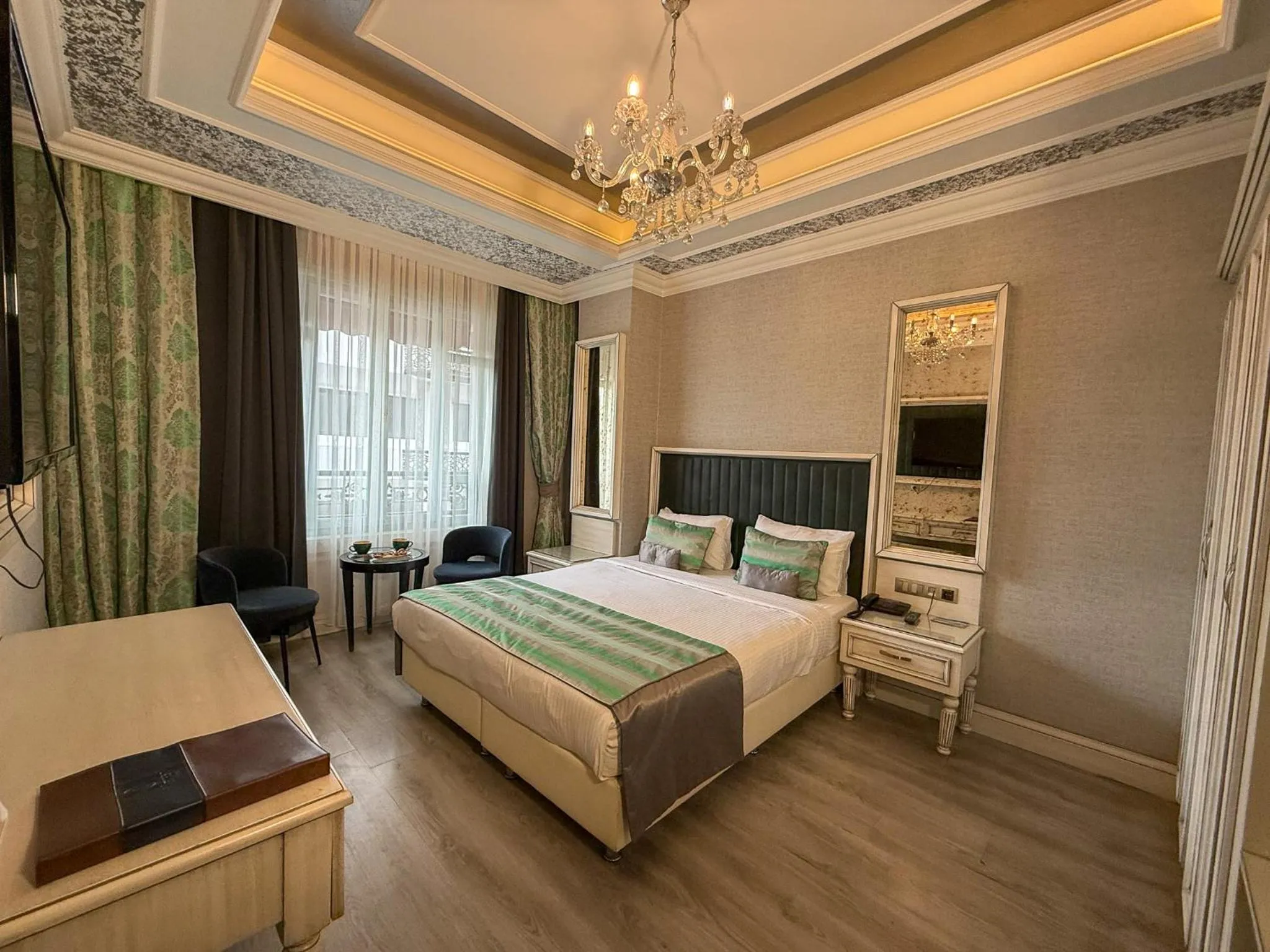 Photo of the whole room, Bed in Manesol Old City Bosphorus