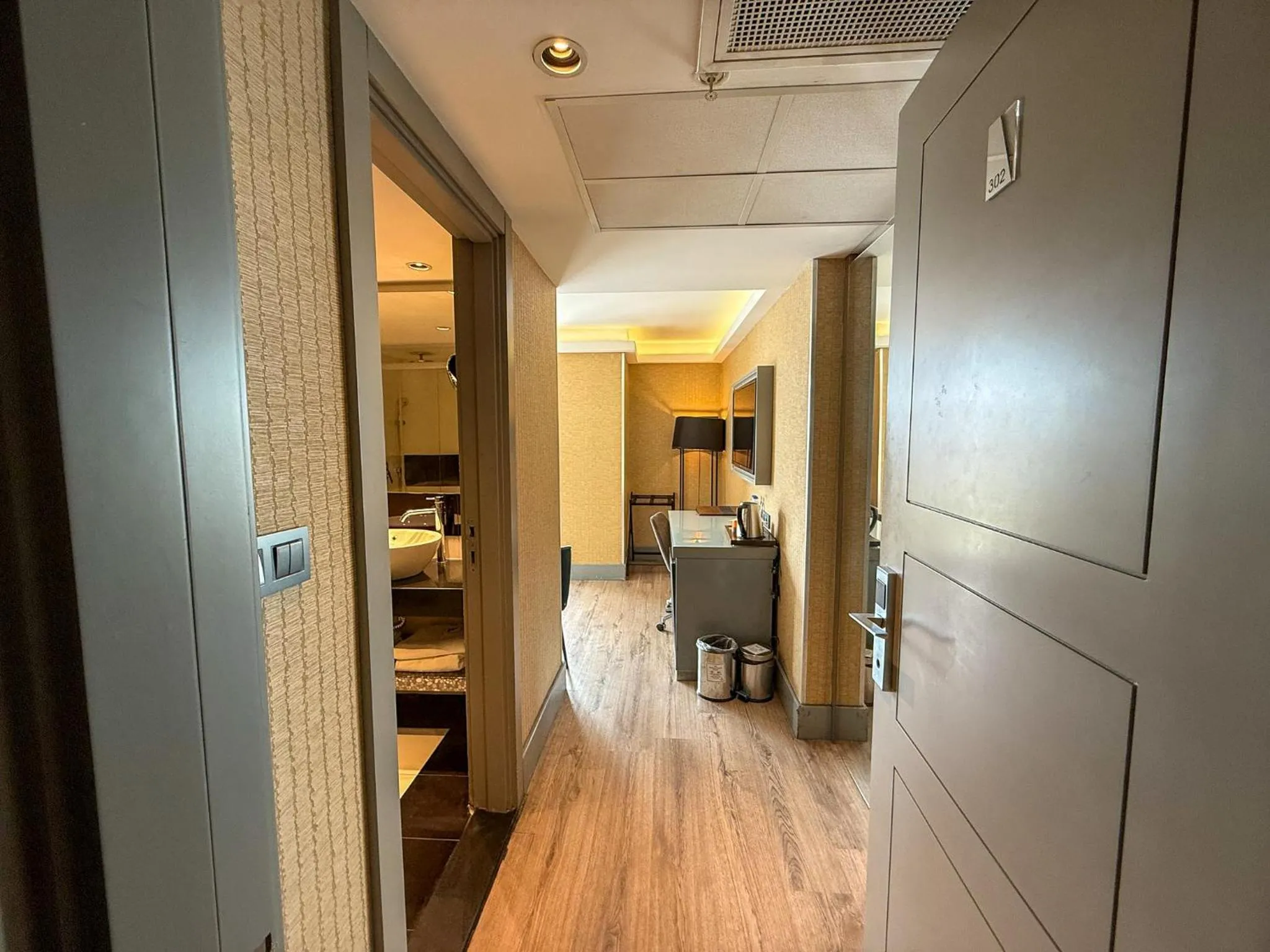 Photo of the whole room, Bed in Manesol Old City Bosphorus