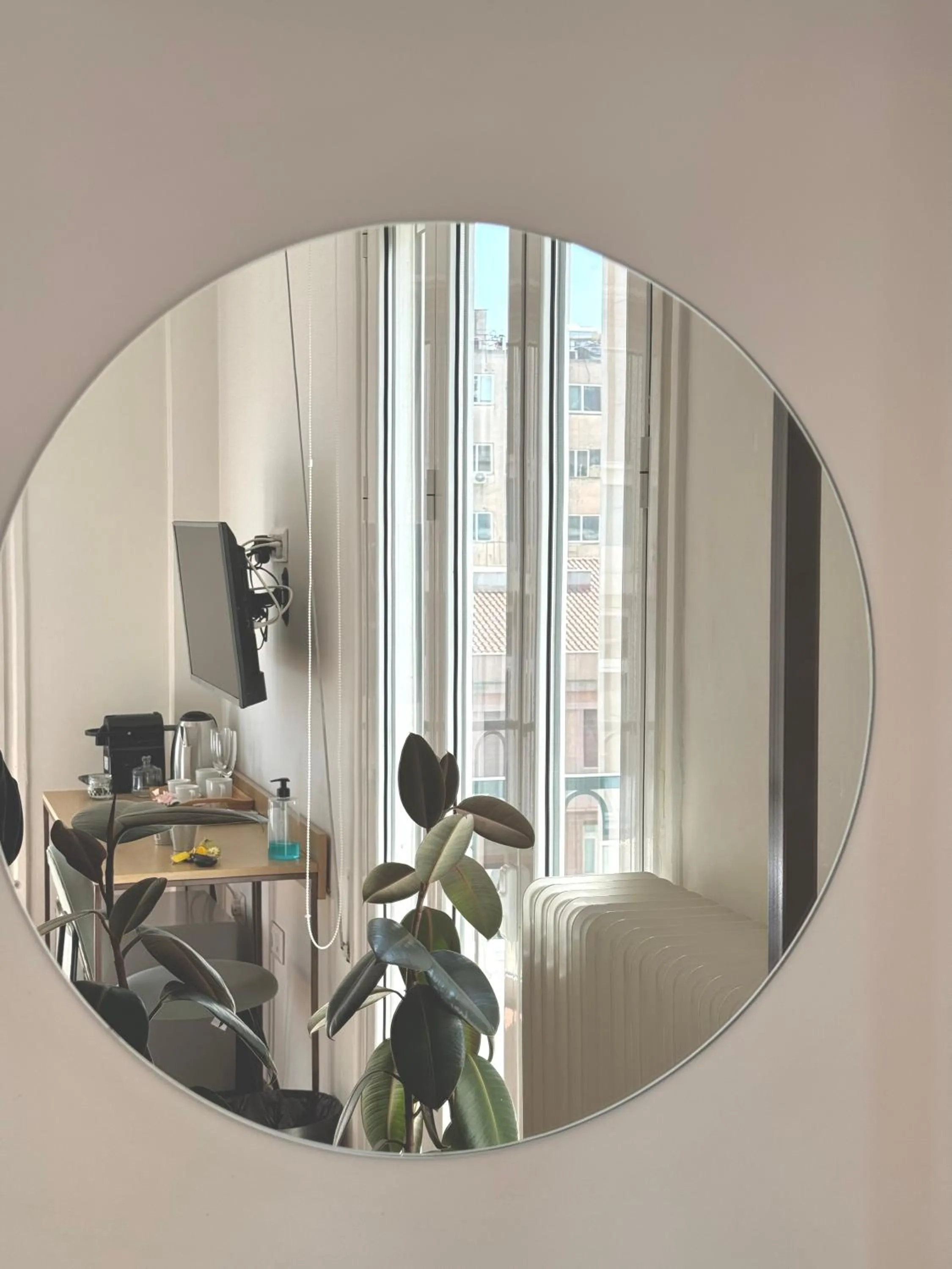 hair dresser in Voulis Best Global Home