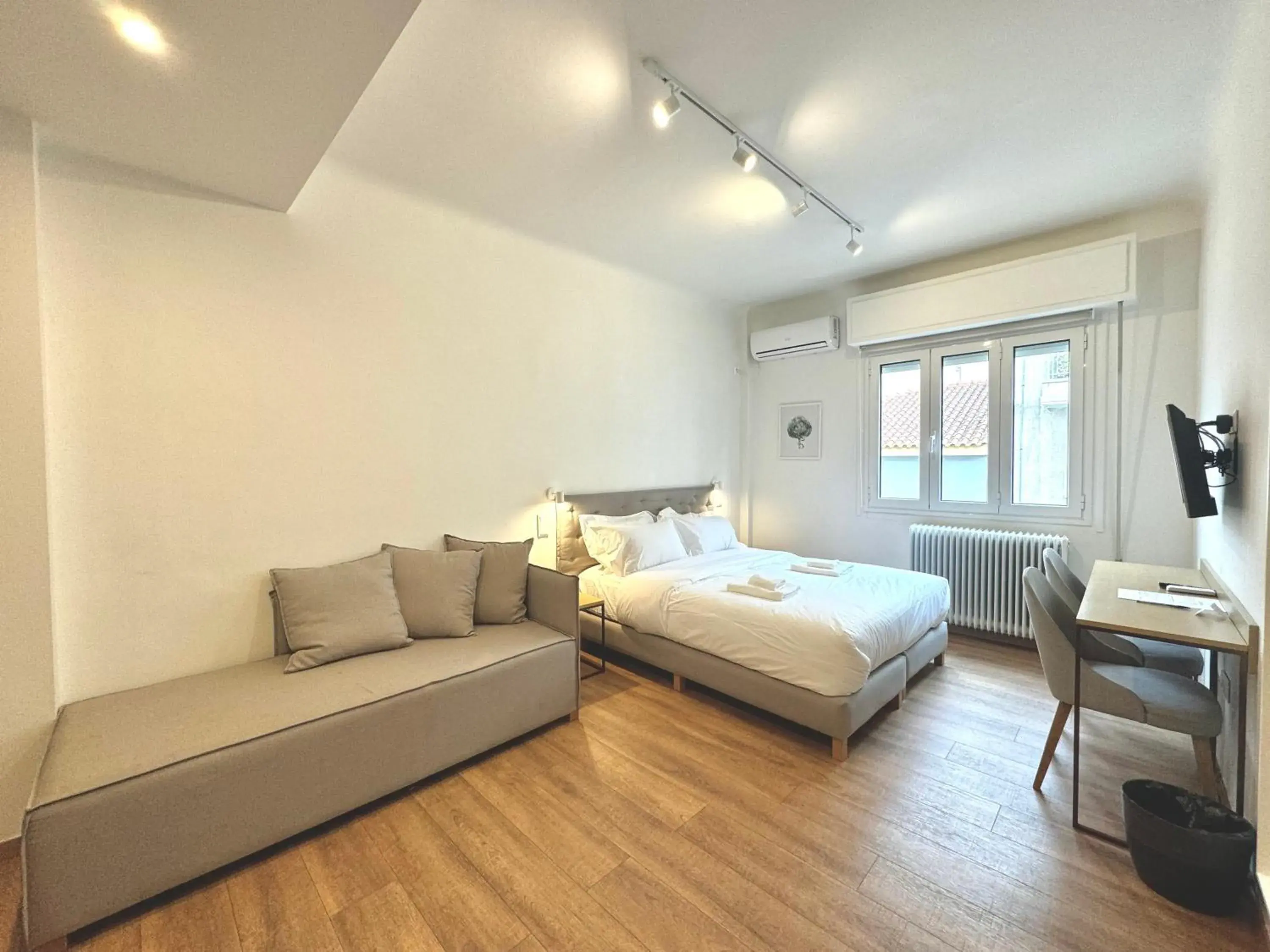 Deluxe Double or Twin Room in Voulis Best Global Home Deluxe Double or Twin Room in Voulis Best Global Home