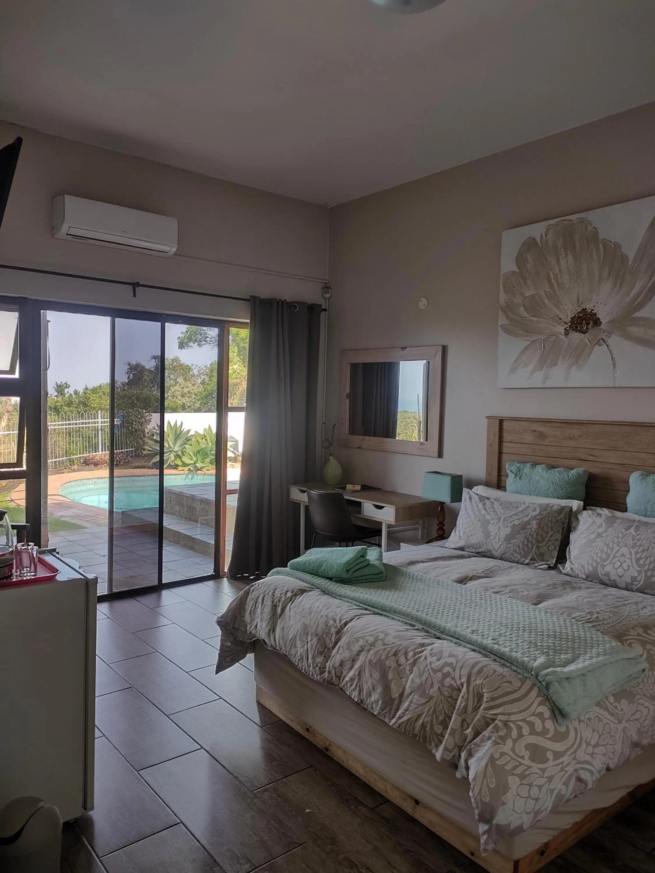 Bedroom, Bed in Cove View B&B