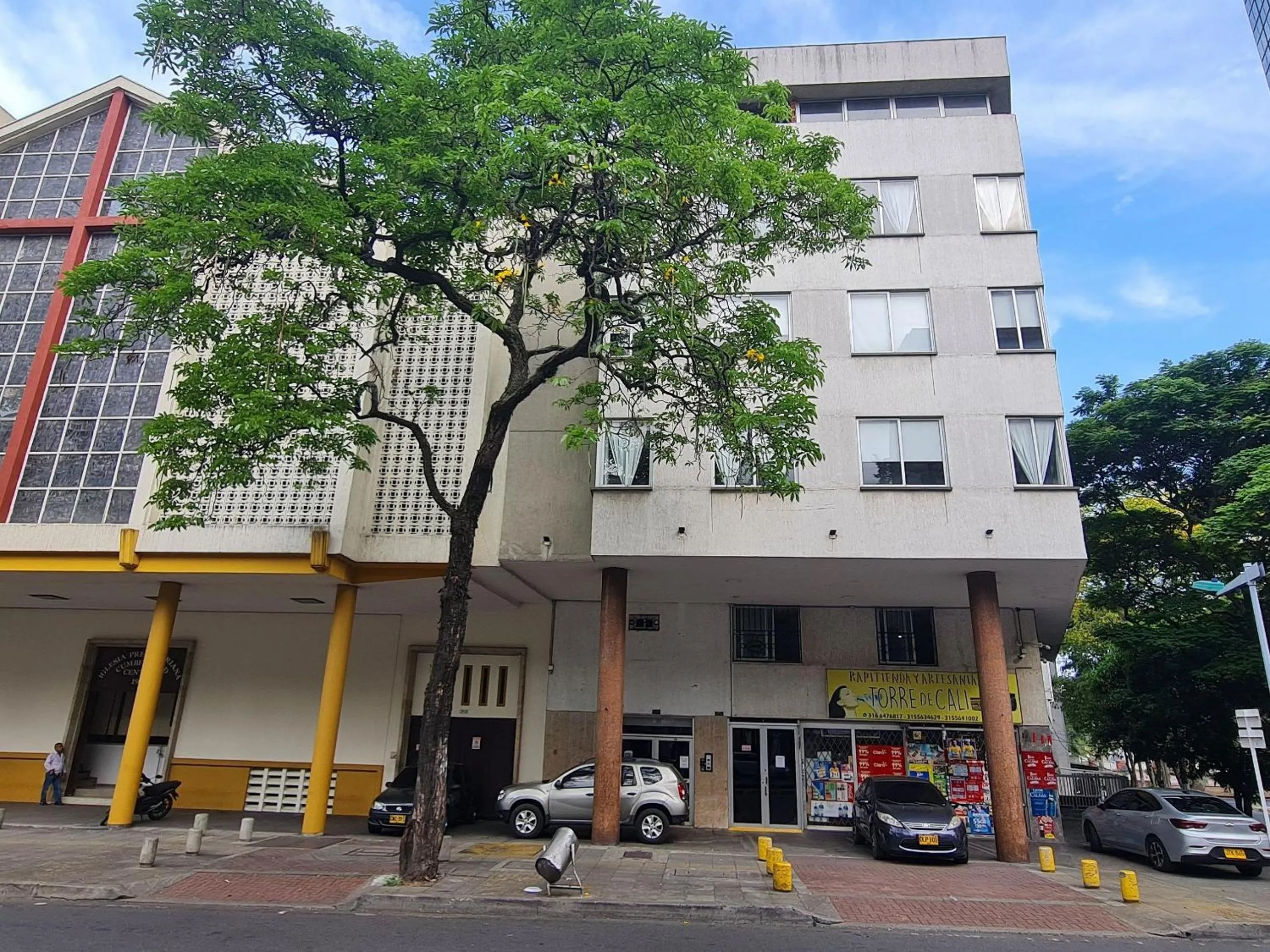 Facade/entrance in 502 Moderno Aparta-Suite en Versalles Tipo Loft - Cali Tower Suites & Lofts