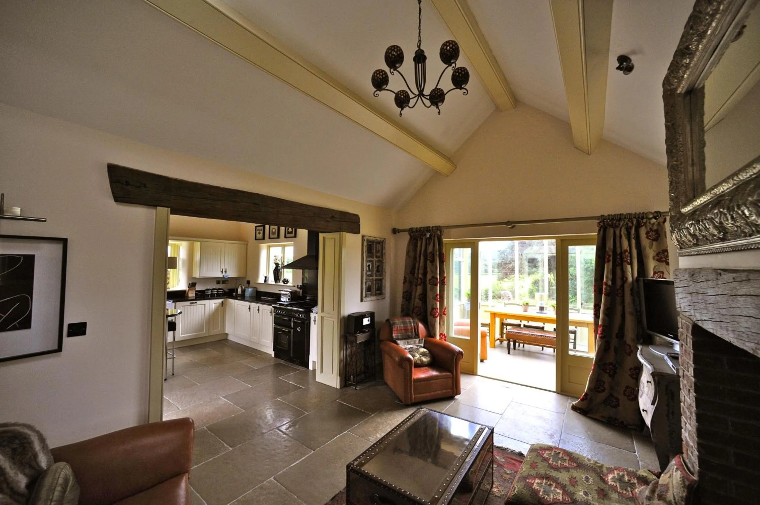 TV and multimedia in Black Horse Beamish