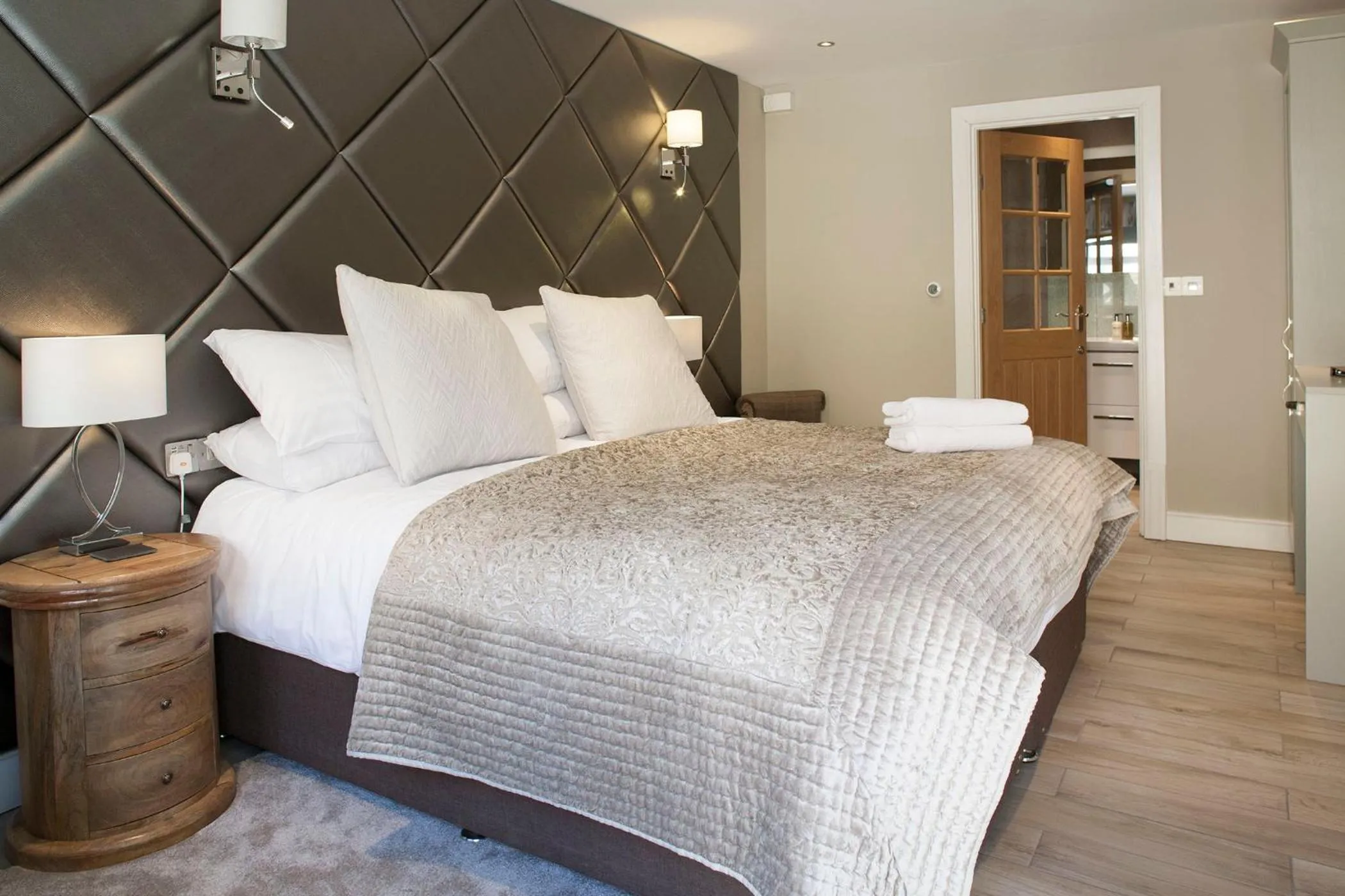 Bedroom, Bed in Black Horse Beamish