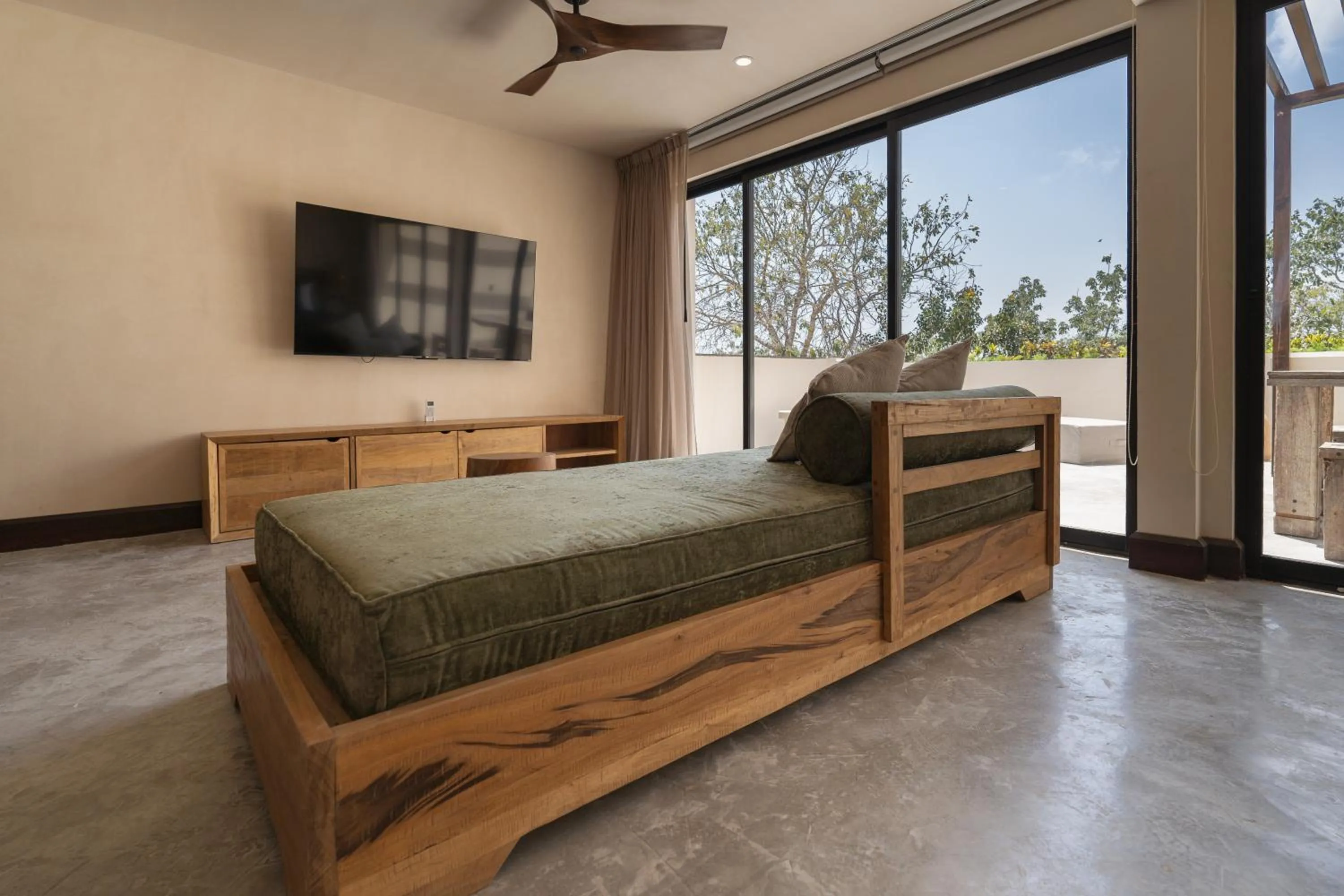 Pool view, Bed in Condominio Talulah Living Tulum