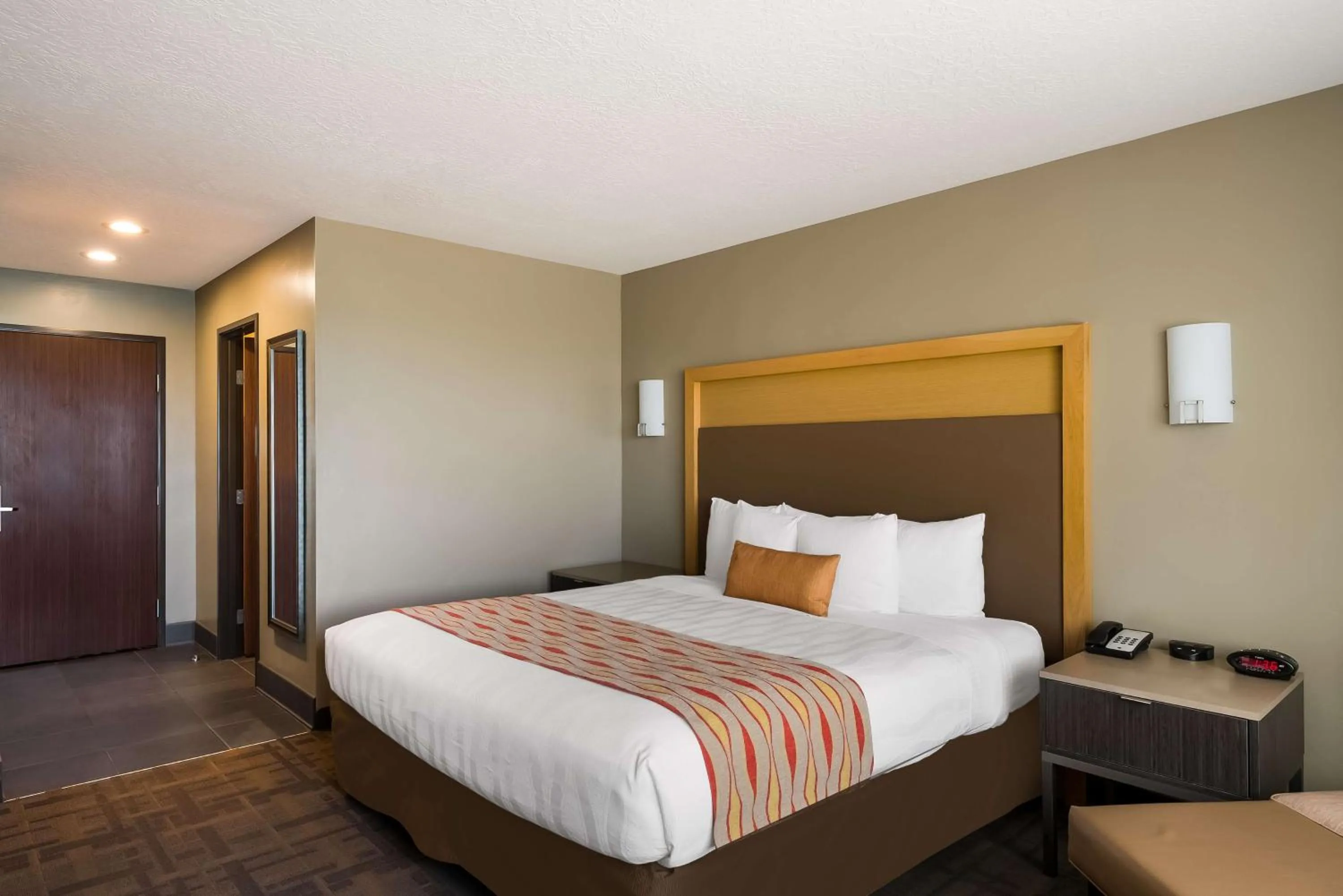 Bedroom, Bed in Best Western Plus Landmark Hotel