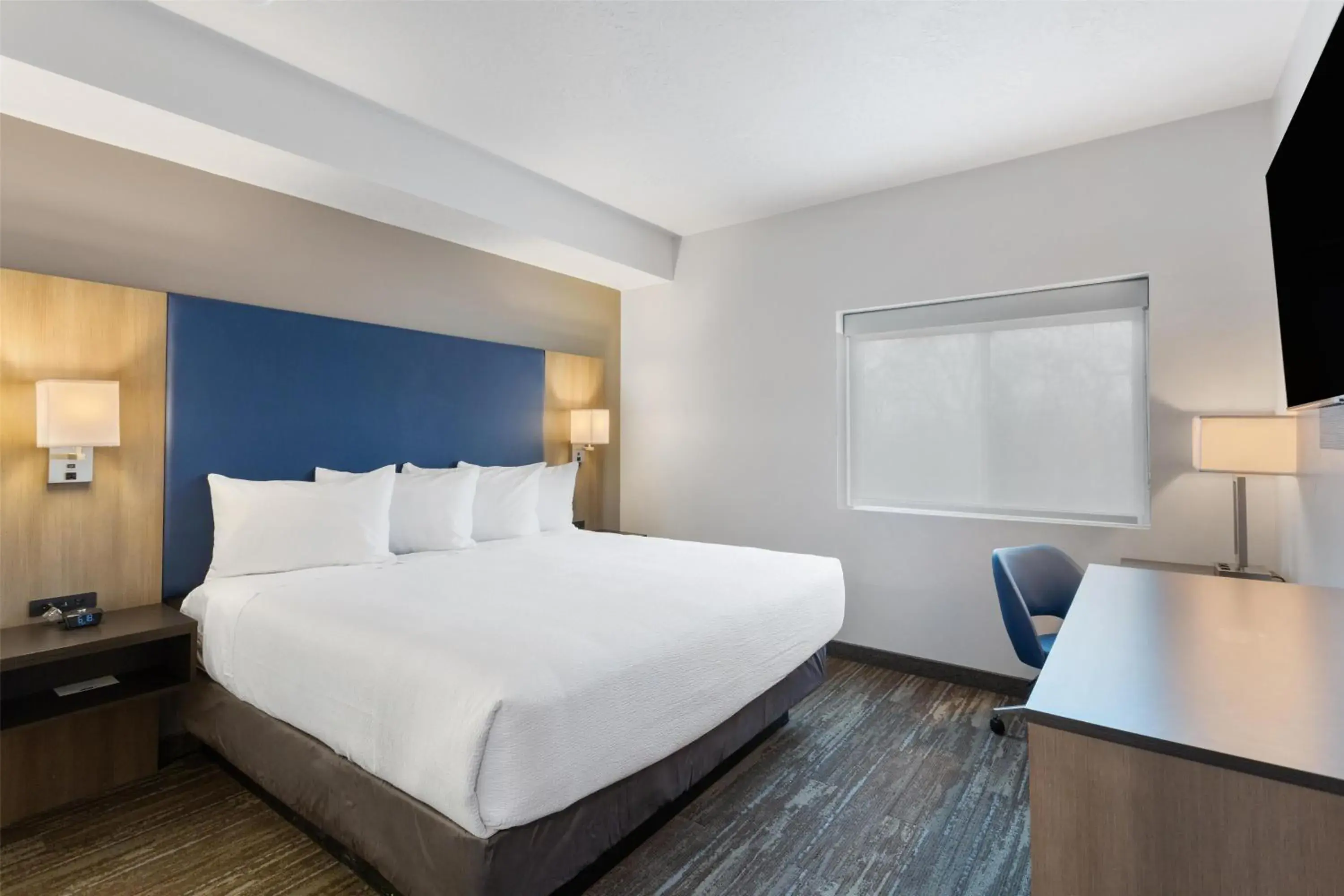 Photo of the whole room, Bed in Best Western Plus Landmark Hotel Photo of the whole room, Bed in Best Western Plus Landmark Hotel