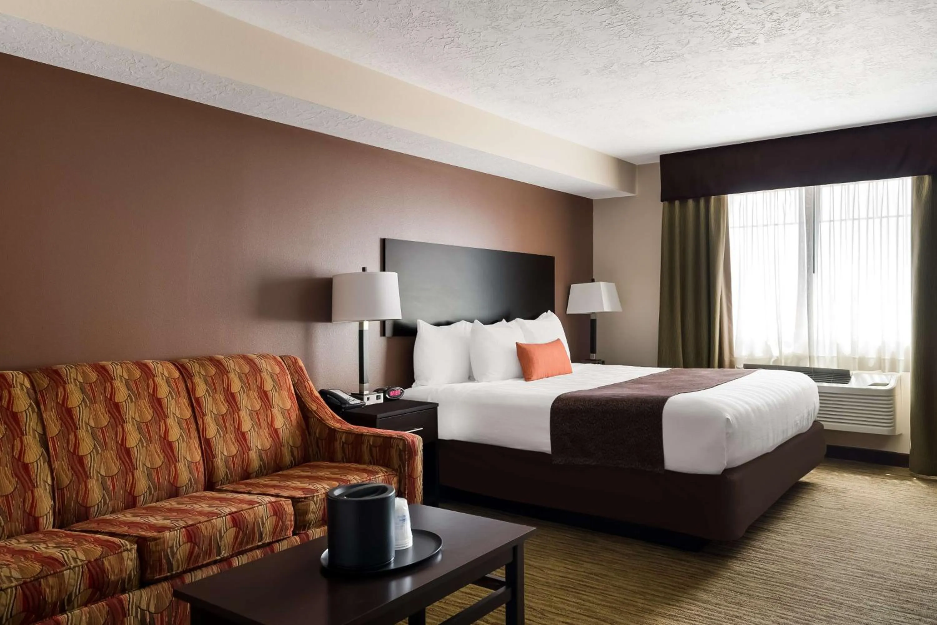 Bedroom, Bed in Best Western Plus Landmark Hotel