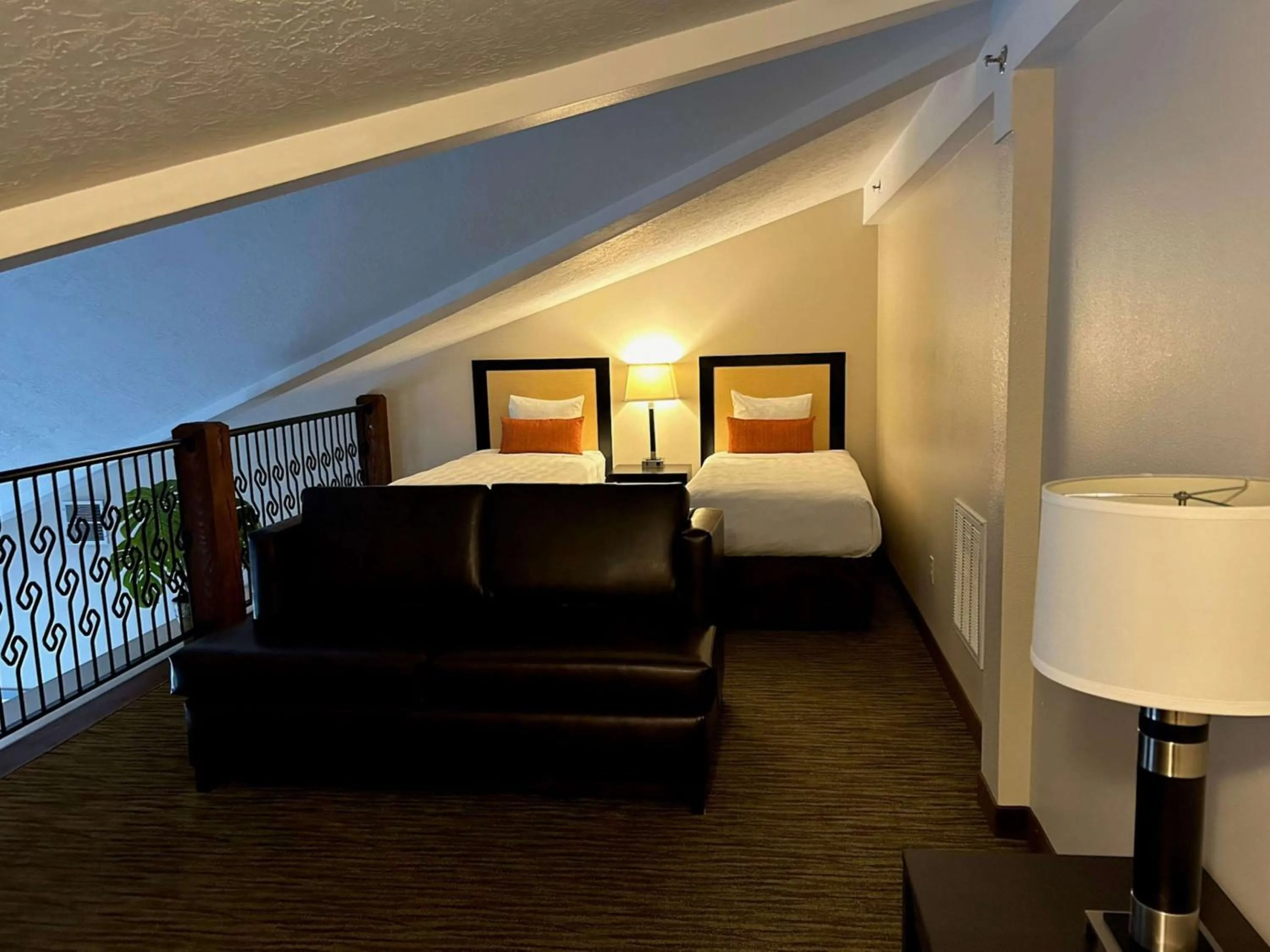 Photo of the whole room, Bed in Best Western Plus Landmark Hotel