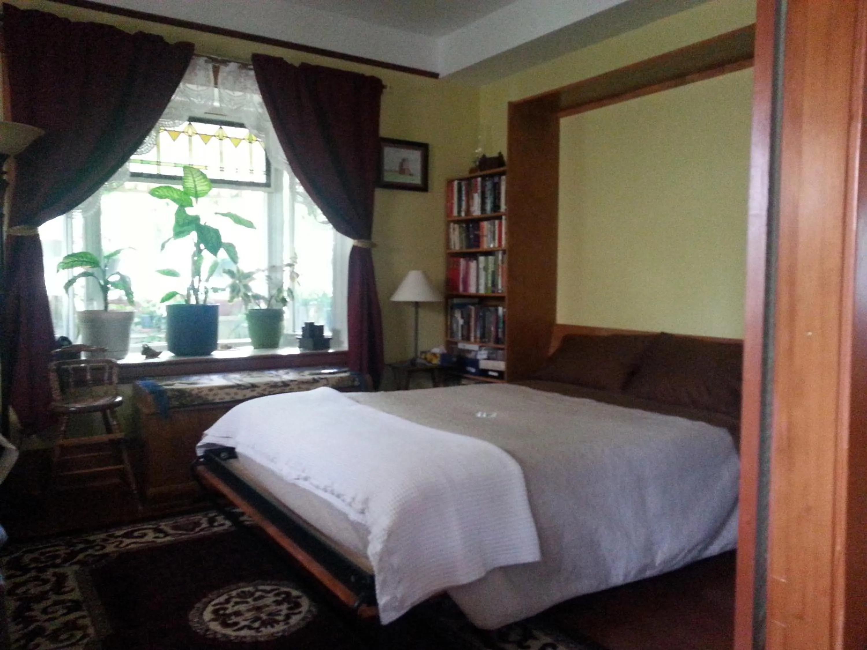 Photo of the whole room, Bed in Phoenix House B&B