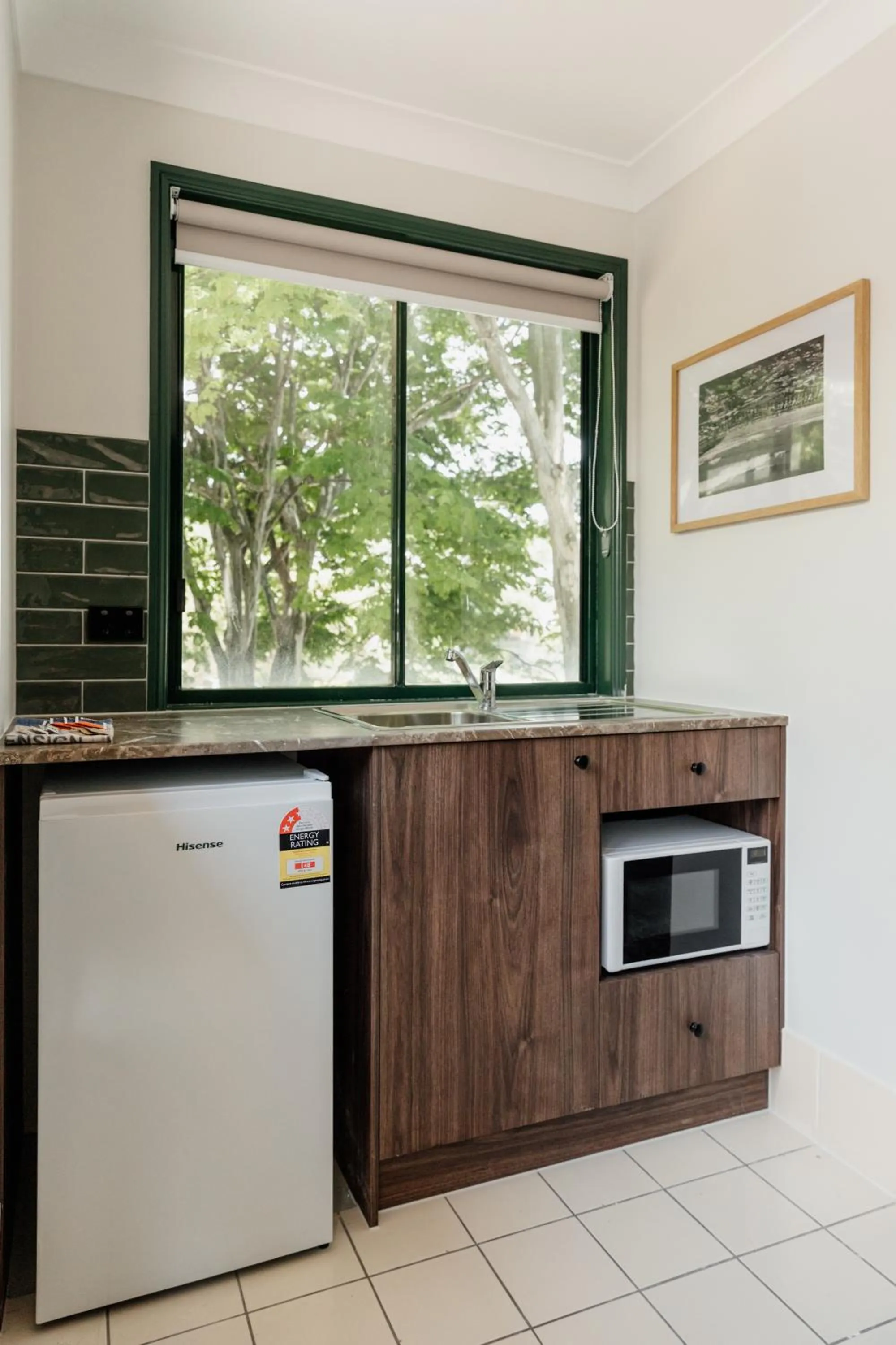 microwave in Wallaby Hotel