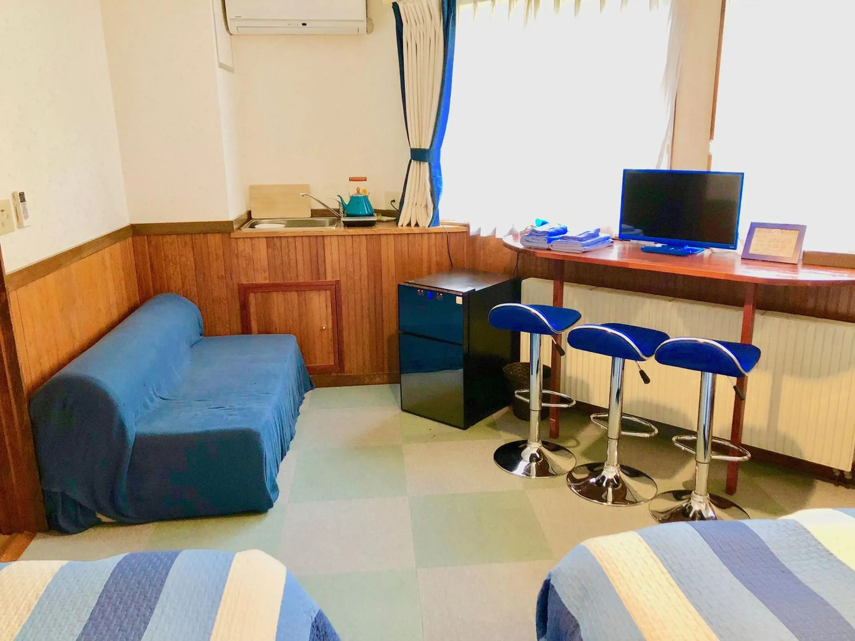 Standard Twin Room with Sofa in Appi Arts Color Standard Twin Room with Sofa in Appi Arts Color