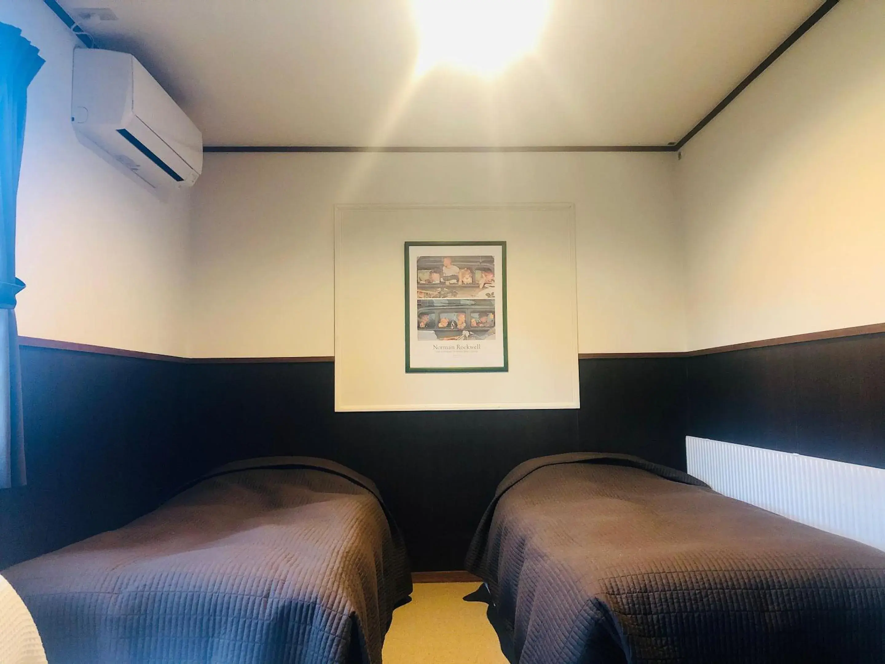 Twin Room with Bathroom in Appi Arts Color Twin Room with Bathroom in Appi Arts Color