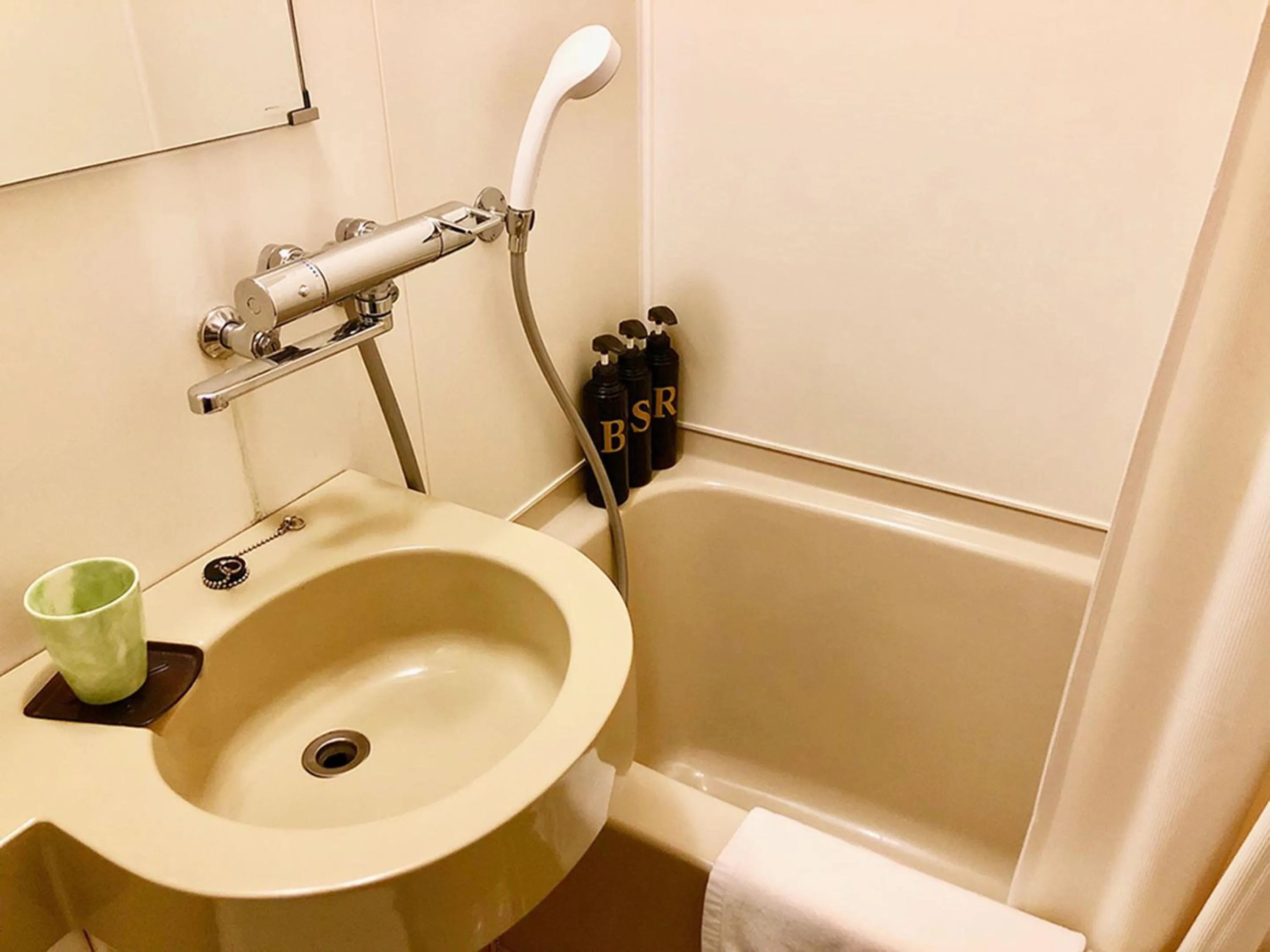 Bathroom in Appi Arts Color