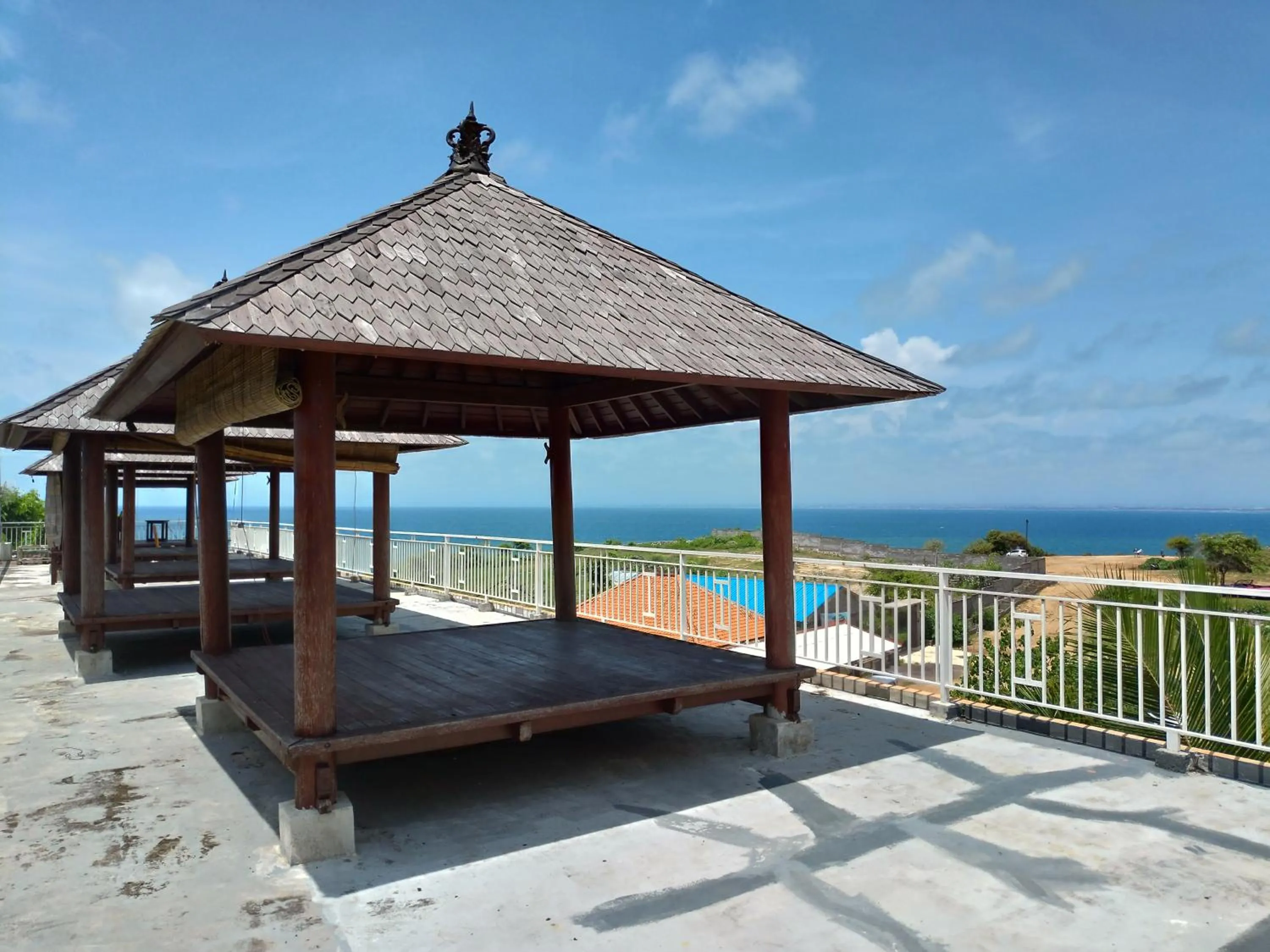 Patio in Balangan Paradise Hostel and Restaurant