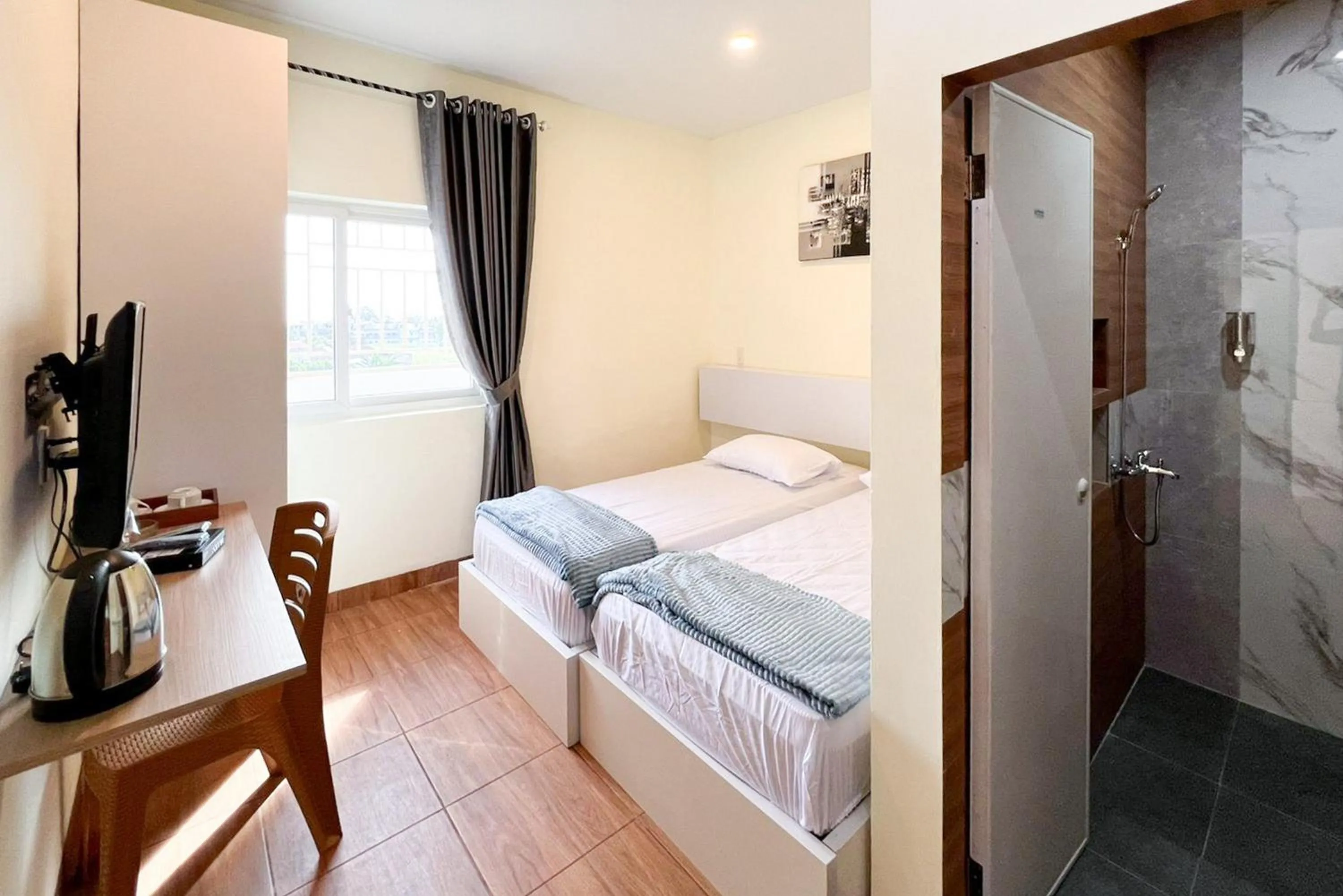 Standard Twin Room in RedDoorz @ Pematangsiantar 3