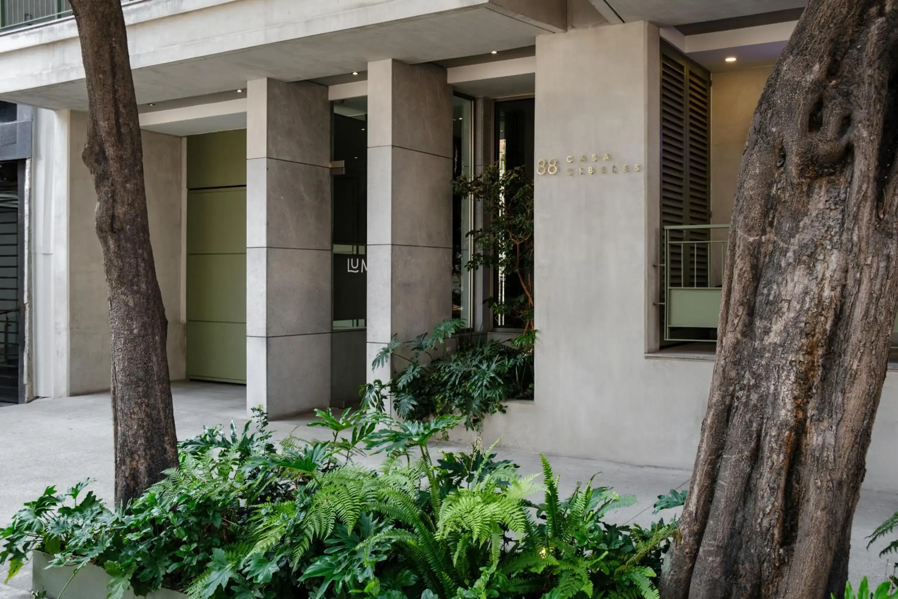 Facade/entrance in Casa Cibeles by Lumina Facade/entrance in Casa Cibeles by Lumina