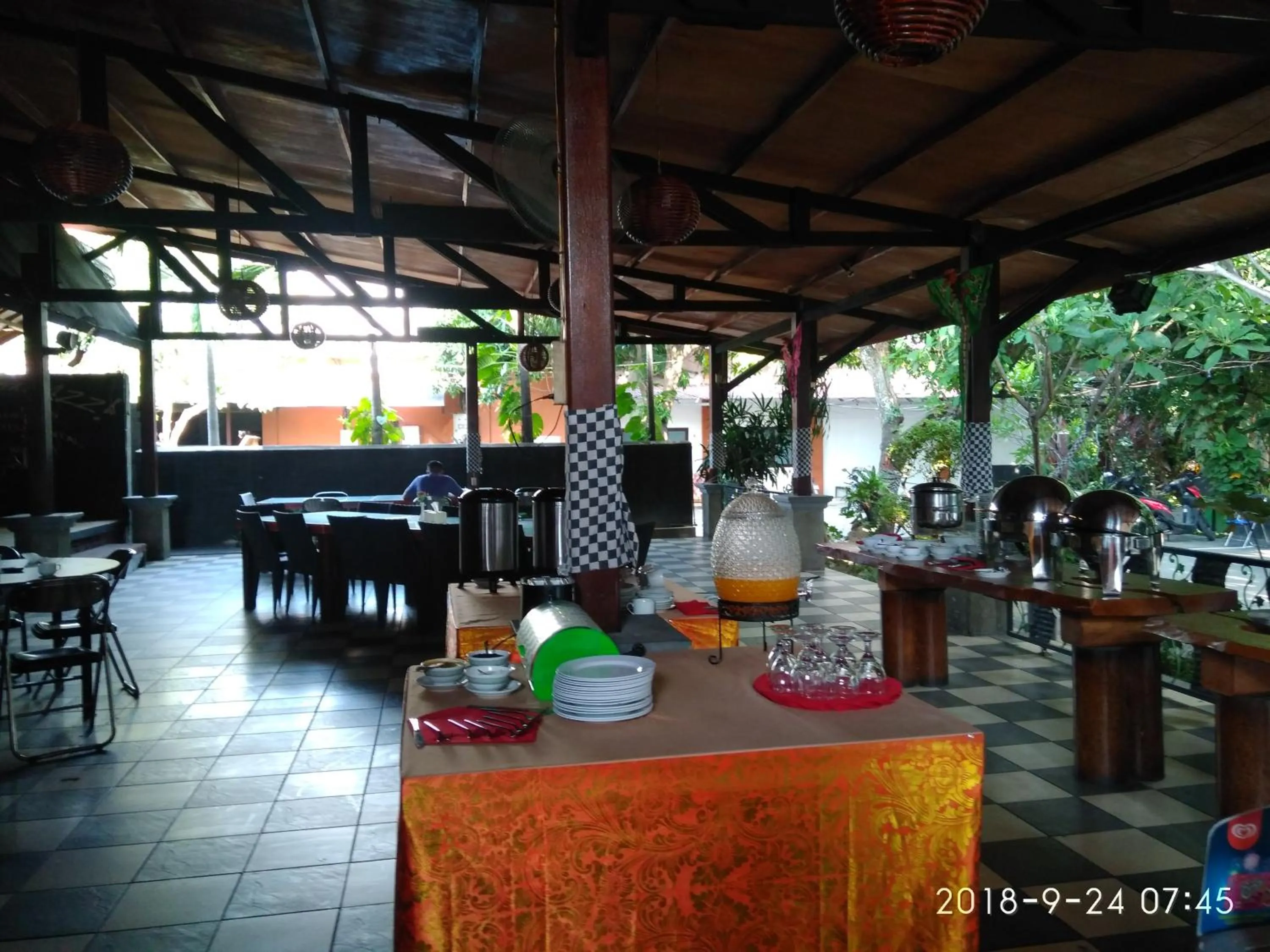 Restaurant/places to eat in Jazz Hotel Palu