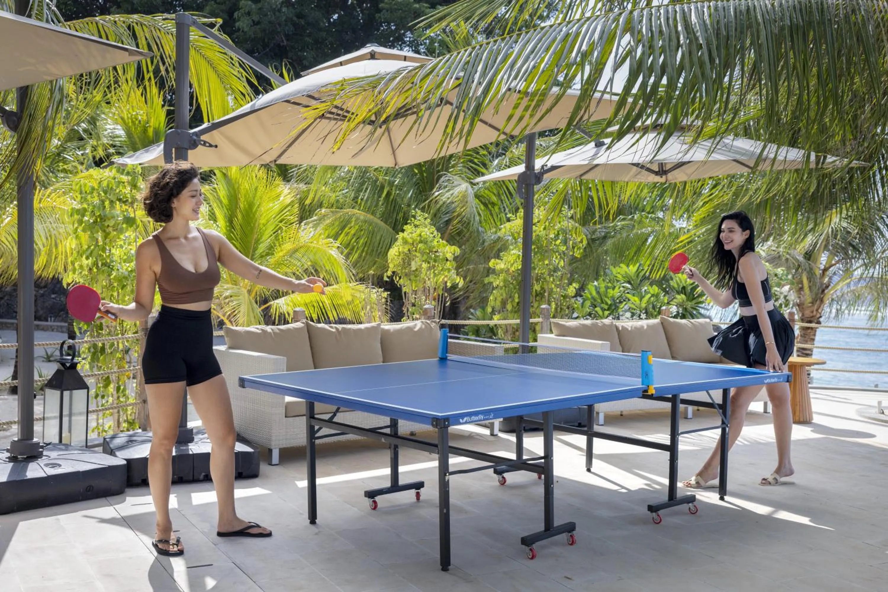 Tennis court in Eliana Resort And Spa