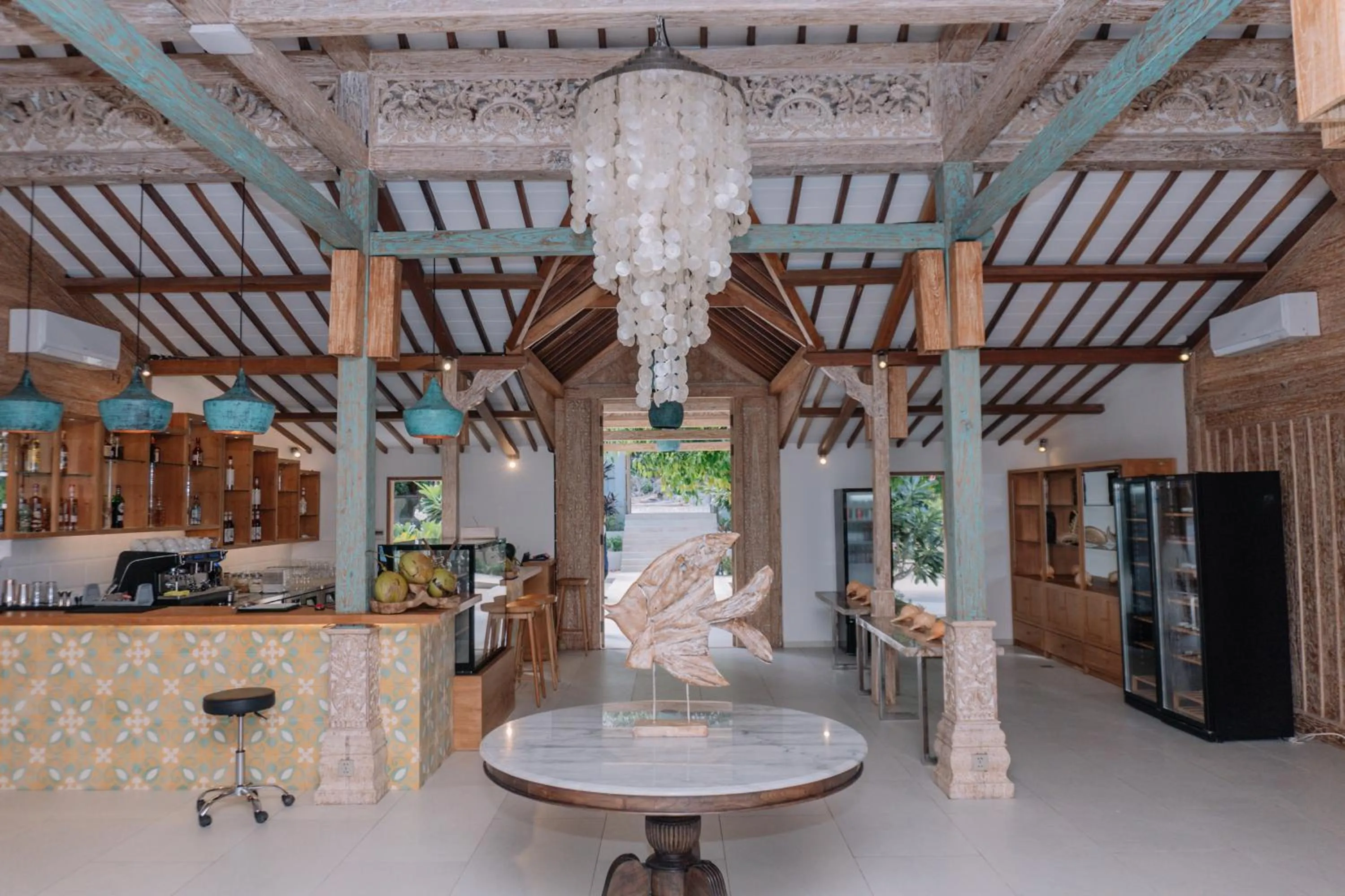 Restaurant/places to eat in Eliana Resort And Spa