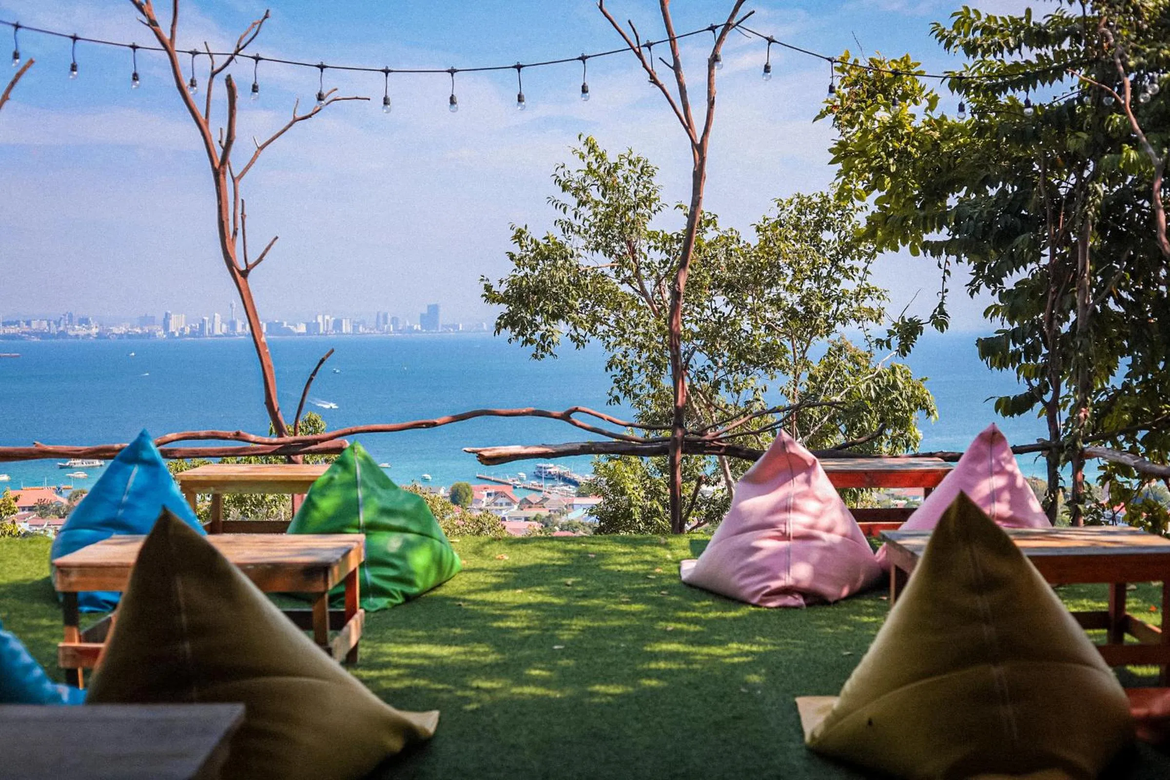 Inner courtyard view in Parinya Hill Homestay & Cafe Koh Larn